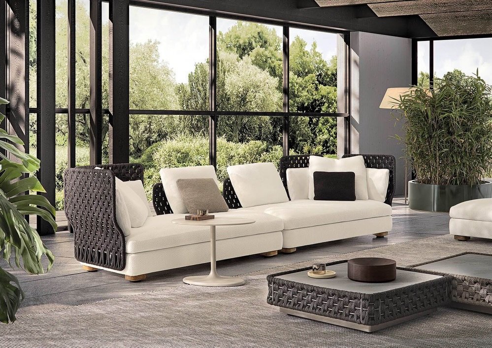 Pr&eacute;parez les beaux jours ☀️

Et si votre ext&eacute;rieur devenait aussi essentiel que votre int&eacute;rieur ?

Avec le mod&egrave;le Amii de Minotti, votre ext&eacute;rieur prend une nouvelle dimension ! 
Un design enveloppant inspir&eacute;