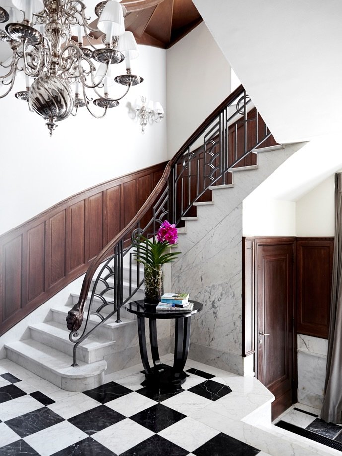 Chez Bonn, nous imaginons des espaces de vie &agrave; la fois &eacute;l&eacute;gants, chaleureux et profond&eacute;ment habitables.

D&eacute;couvrez une maison de caract&egrave;re aux tonalit&eacute;s de bleu profond inspir&eacute;e par des accents 