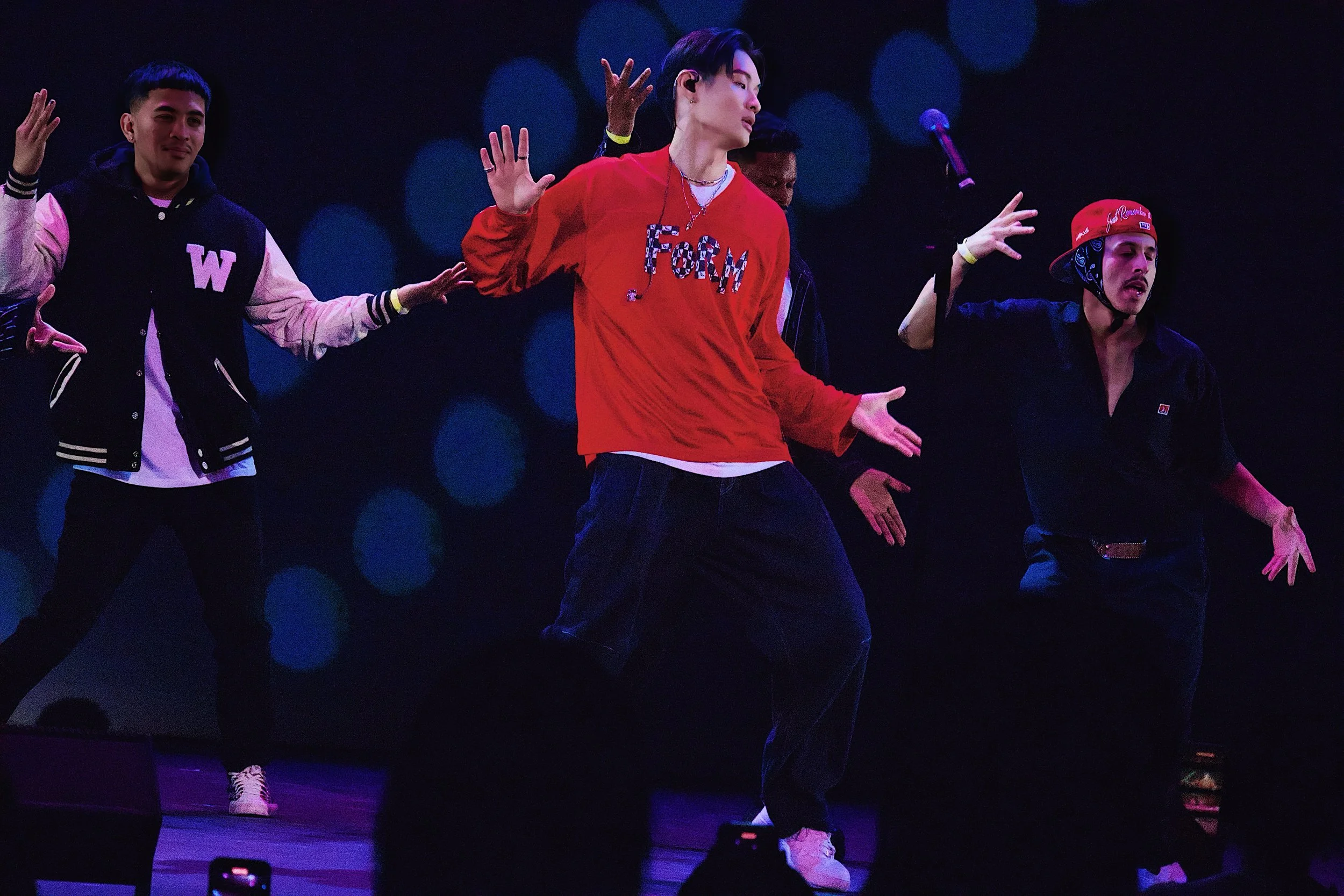 Sunkis Swings By LA to Light Up the Night — HALSUG