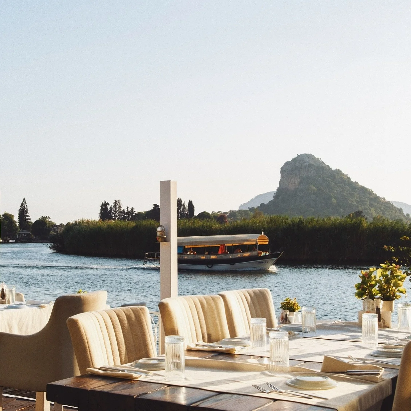 A view that never ever gets old, or boring, but like a fine wine gets more beautiful by the day 🩵

⤑ ⤑ ⤑ ⤑ ⤑

Her g&uuml;n yeniden b&uuml;y&uuml;leyen, hi&ccedil; eskimeyen bir manzara&hellip; Tıpkı yıllandık&ccedil;a g&uuml;zelleşen bir şarap gibi 