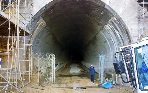Hugenot Tunnel - Anchors