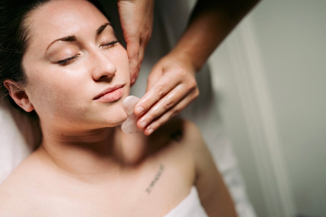 Step up your self-care routine with GUA SHA! 💆🏼&zwj;♀️🤍

Gua sha is a traditional Chinese healing method in which a trained professional uses a smooth-edged stone to stroke &amp; massage your skin. We have two different Gua Sha options at the spa 