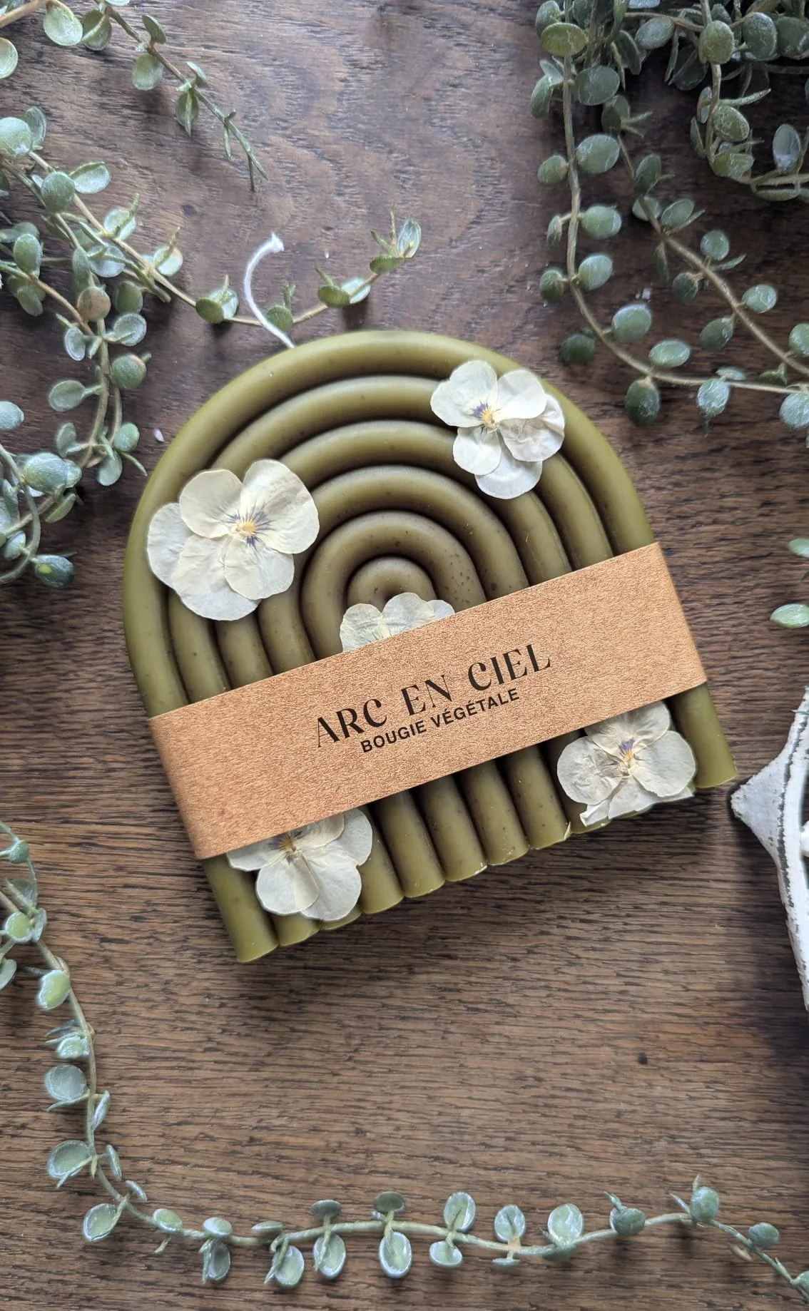 bougie artisanale cire d'abeille décoration.jpg