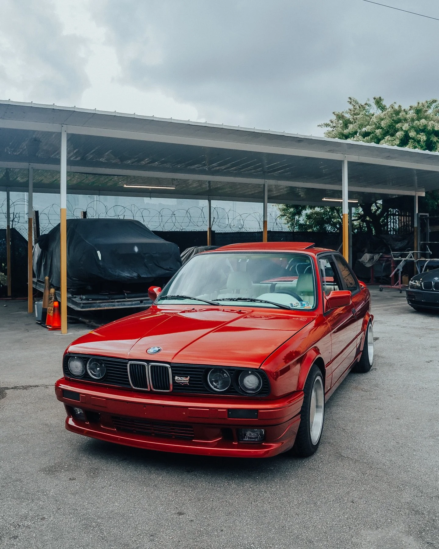 Classic lines, raw power, this is M Technic E30 with a heart transplant of a turbocharged 3.5L inline-6 from an E28 

@crunchgarage 

#bmw #e30 #m3 #bmwm #bmwm3 #bimmer #mperformance