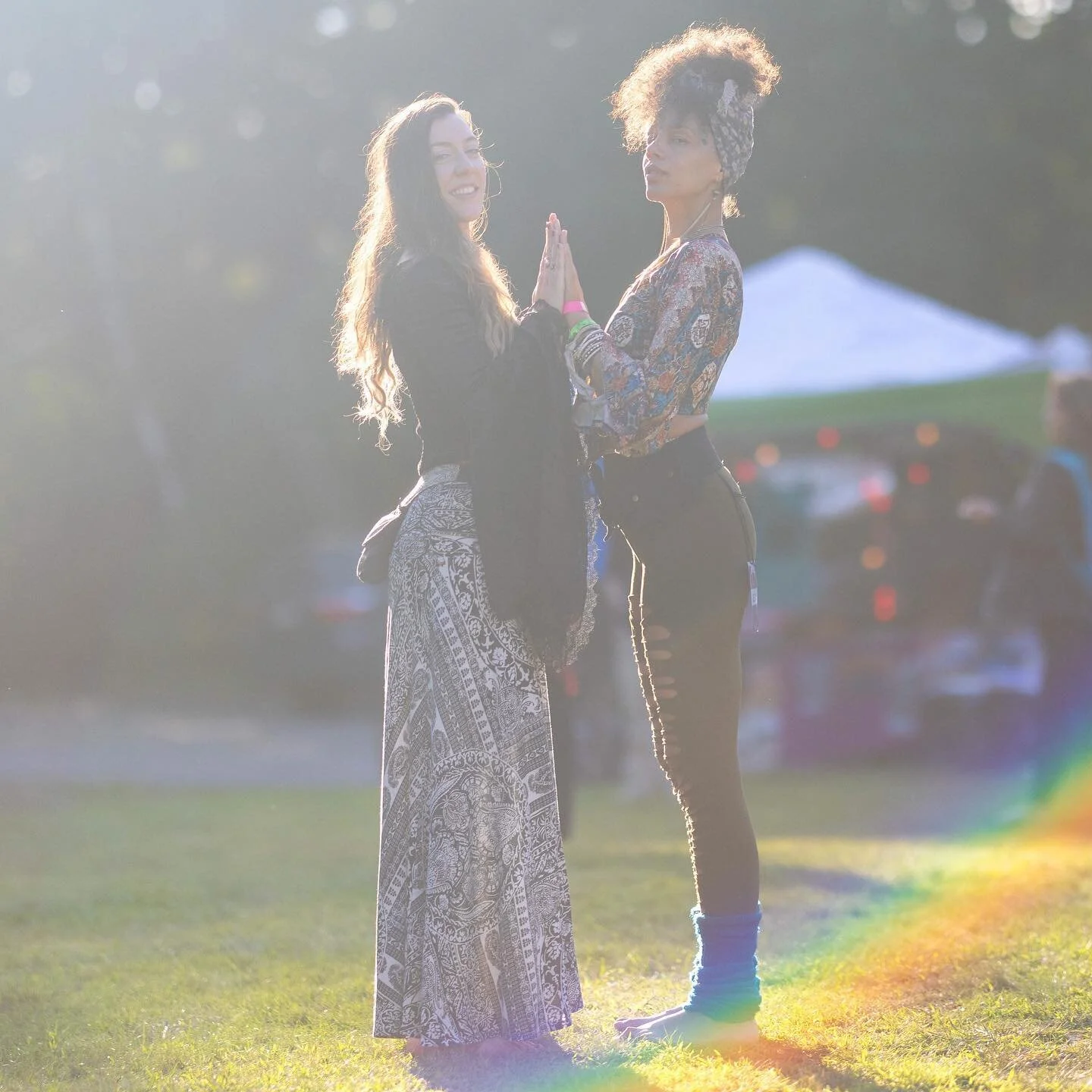 🧚🏼&zwj;♀️NEVER stop dancing and playing! 💃🏻
Dance and play are such an important part of our wellbeing! To be fully integrated and embodied, we must always remember how important this is!
I have loved attending festivals this summer to keep this 