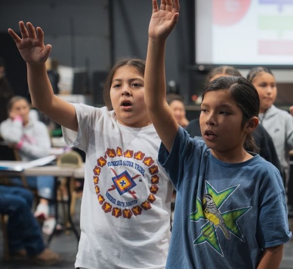 Wóuŋspe wašté hiyágleya! A good education leads to success!