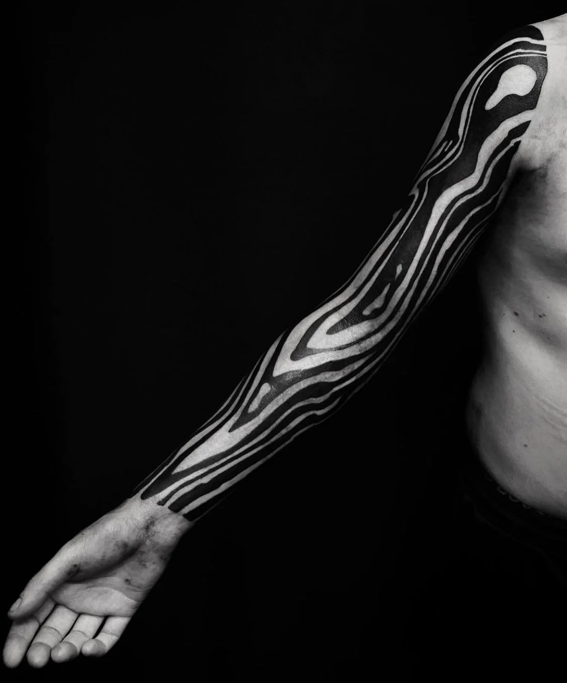 Blackwork neotribal suminagashi sleeve tattoo|| Blackwork artist London