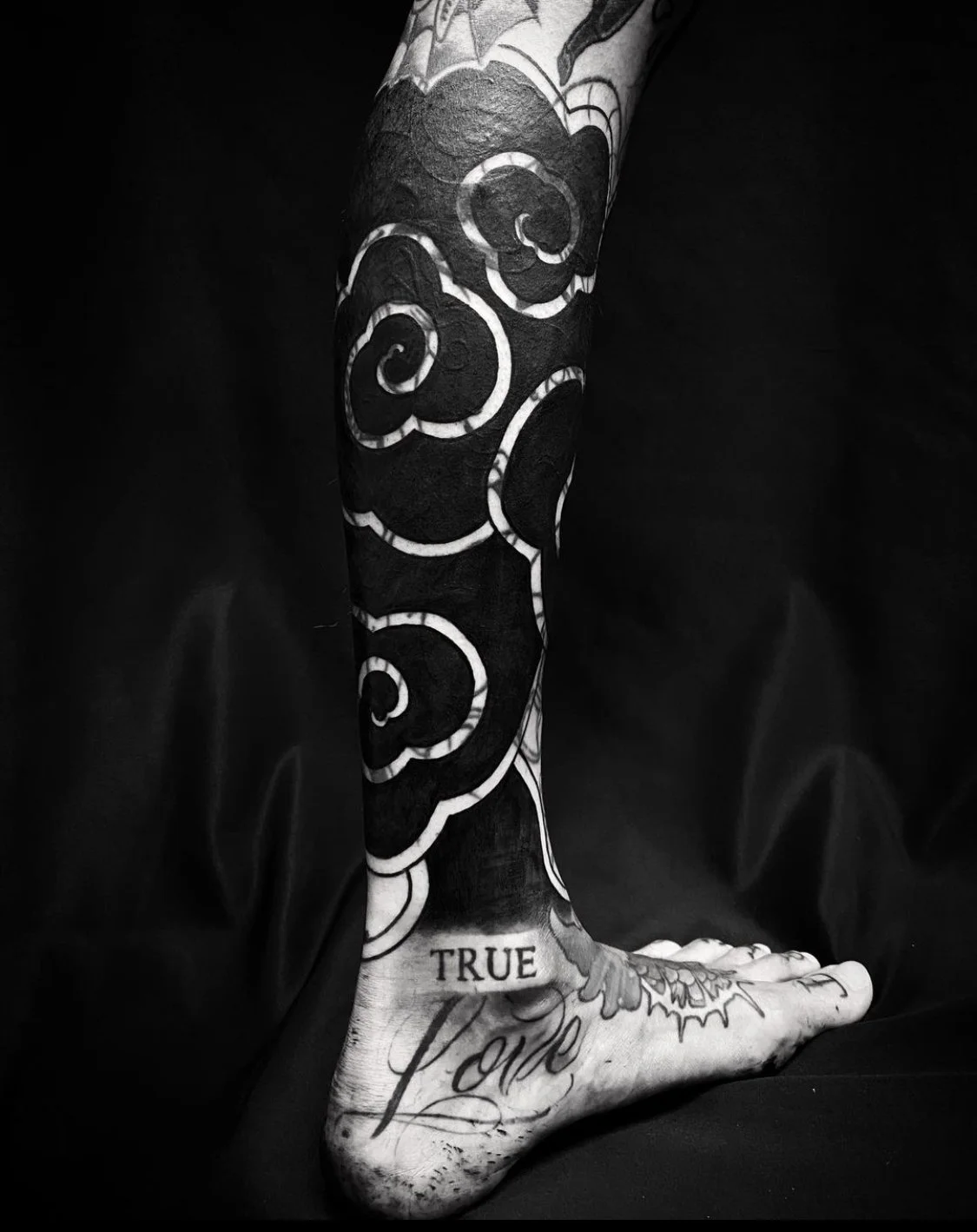 Blastover leg sleeve coverup tattoo in progress by Gormex, London tattoo artist