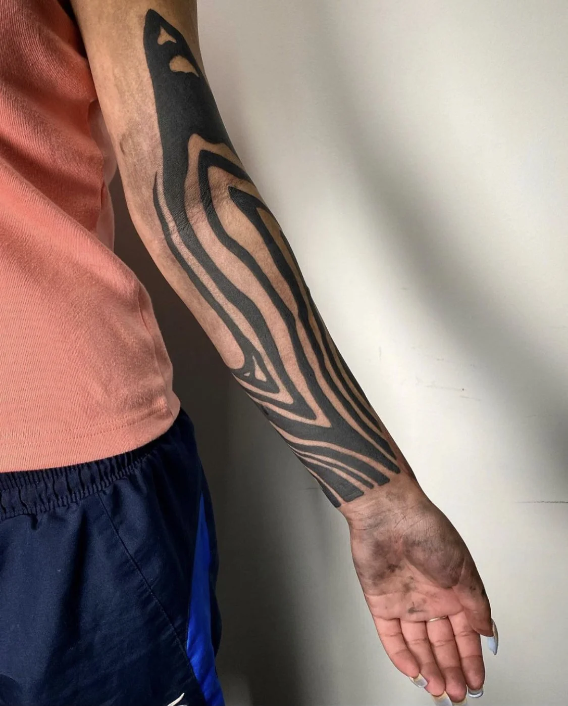 Blackwork neotribal suminagashi arm sleeve tattoo rework, cover up || Blackwork artist London