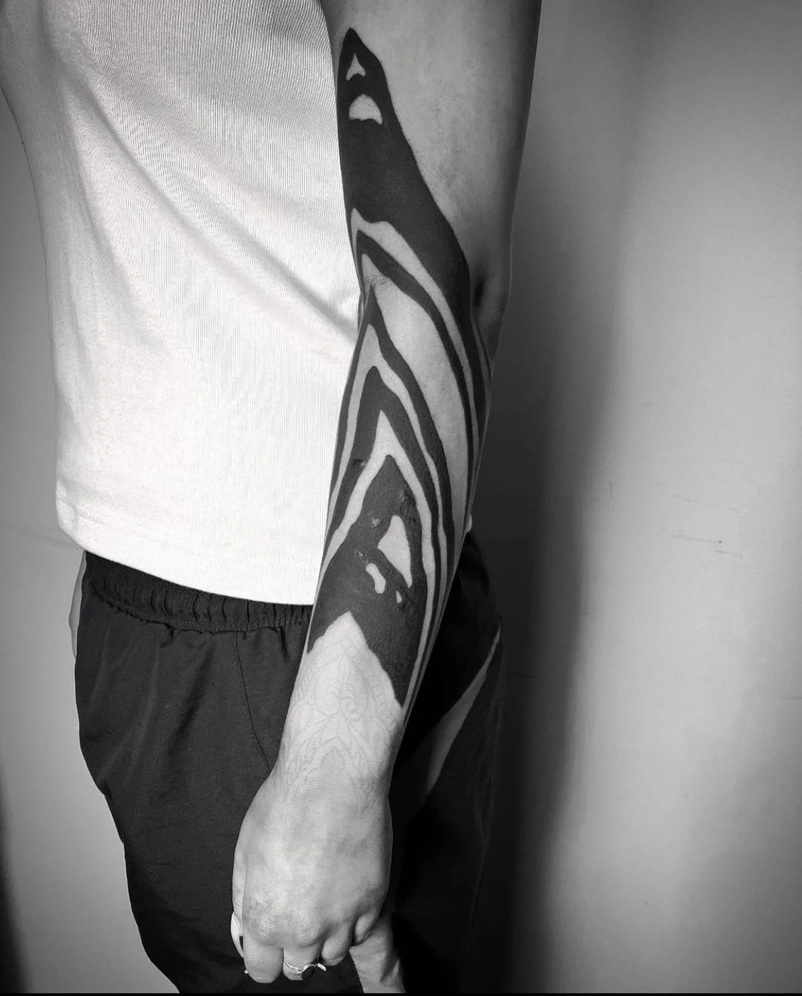 Blackwork neotribal suminagashi arm sleeve tattoo rework, cover up || Blackwork artist London