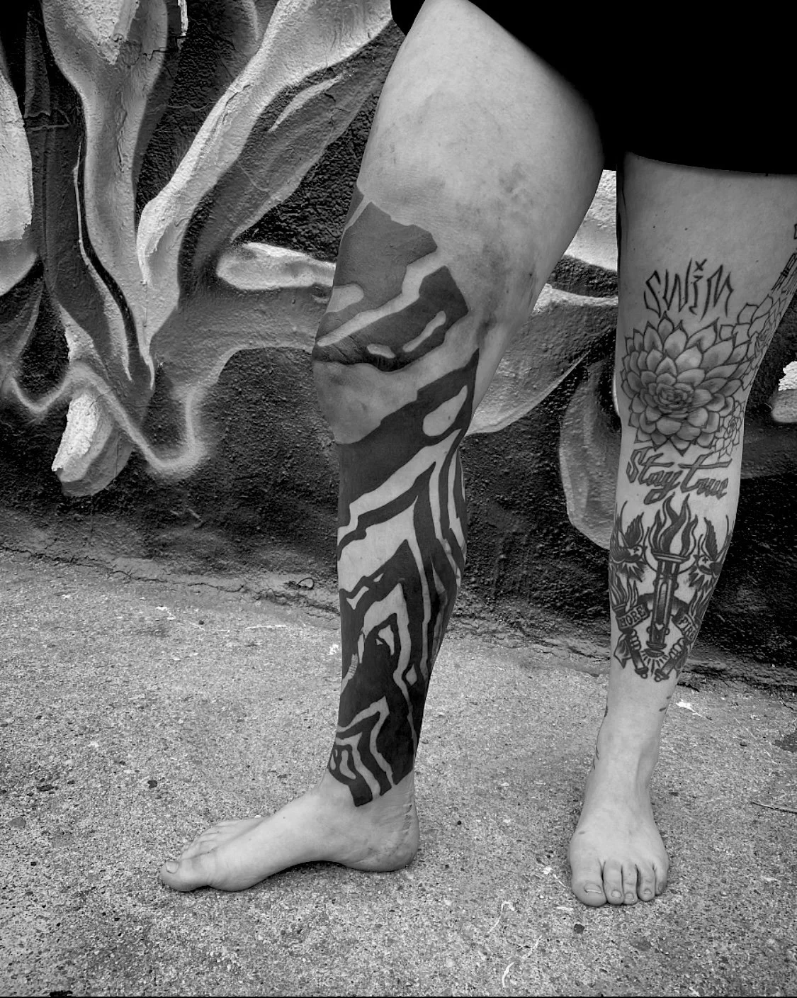 Blackwork neotribal suminagashi industrial leg sleeve tattoo|| Blackwork cover up artist London GÖRMEX