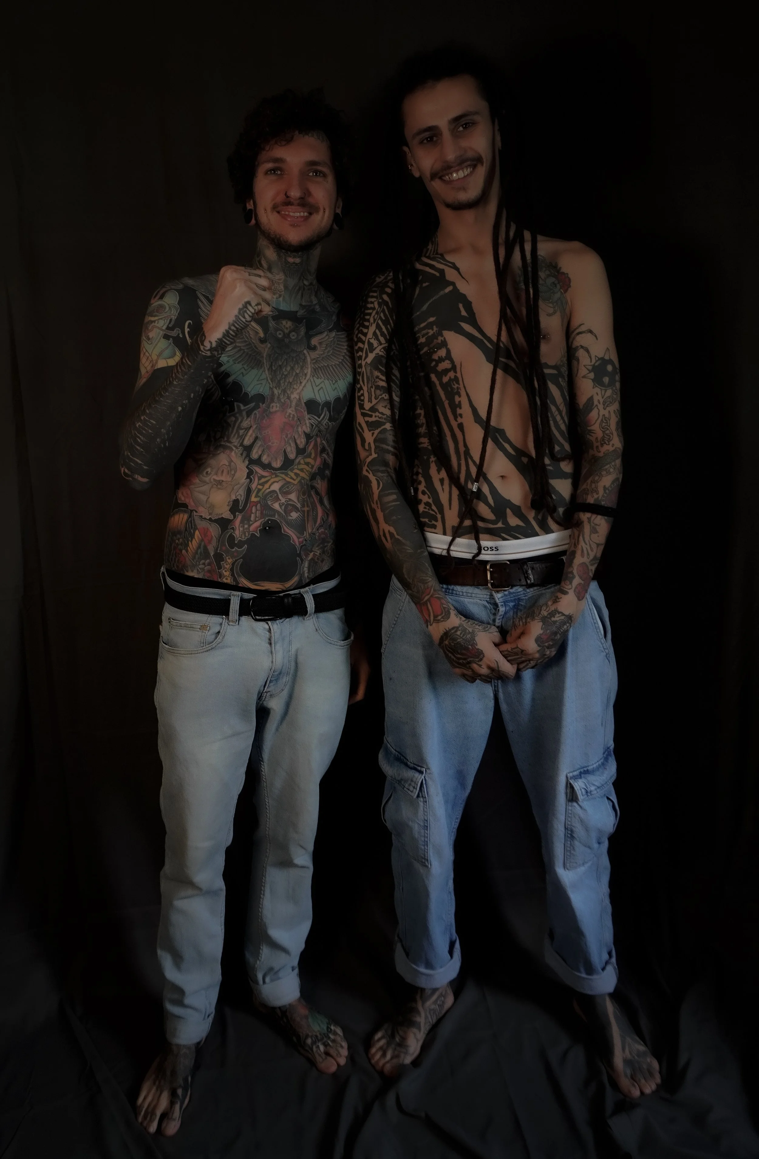 GÖRMEX – Black Work Tattoo in London
Discover expert black work tattoos in London with GÖRMEX. Specializing in blackout, blast overs, cover-ups, abstract patterns, and script, we help you transform your body with bold, striking designs. Whether you’