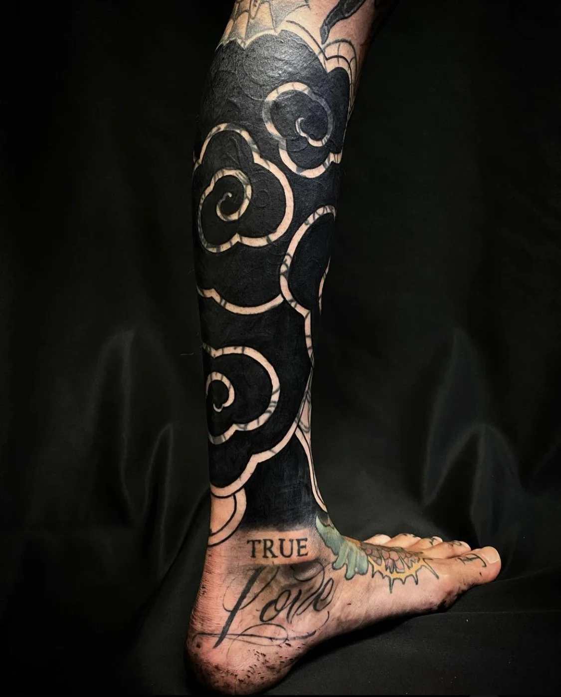 Blastover leg sleeve coverup tattoo in progress by Gormex, London tattoo artist