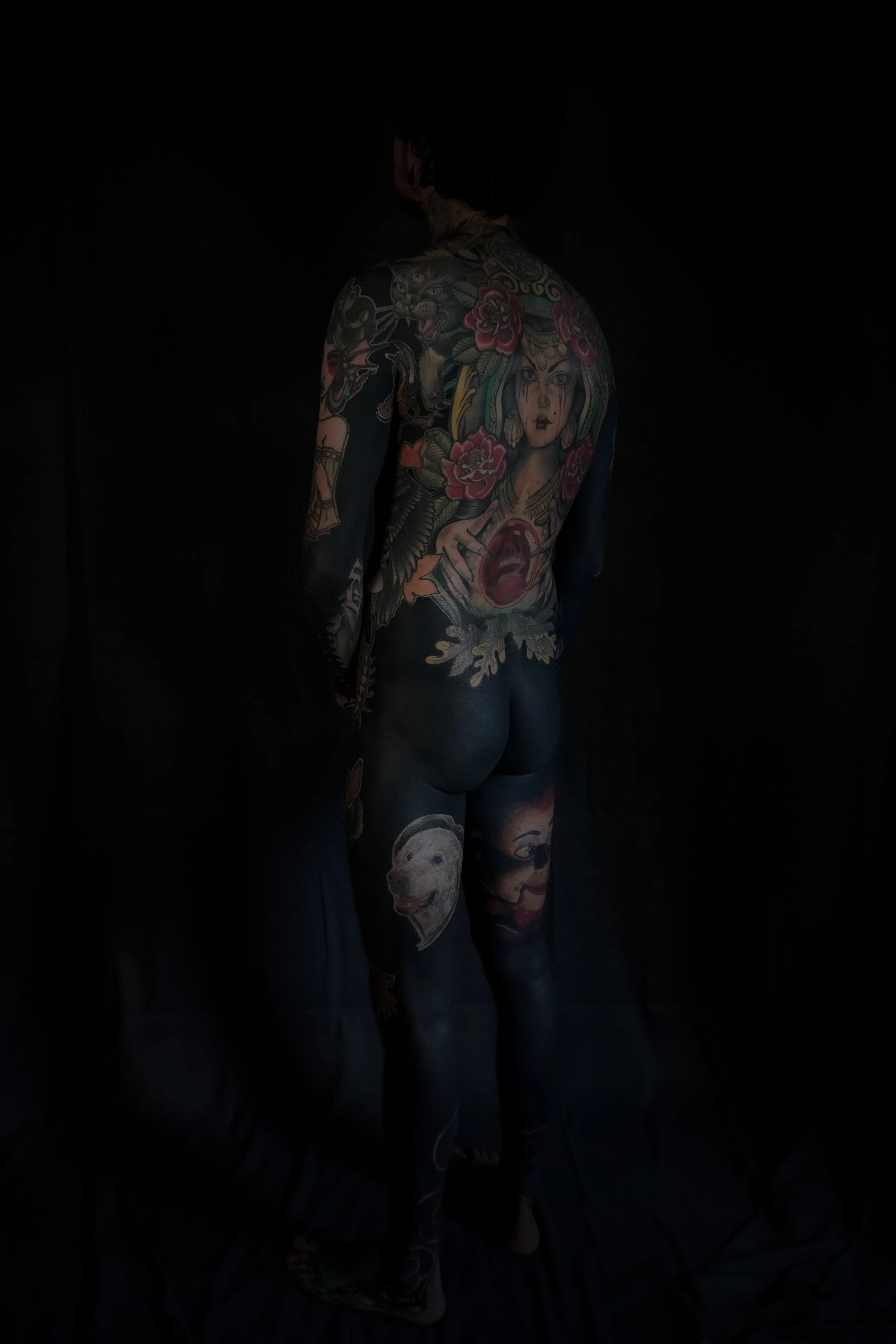 GÖRMEX – Black Work Tattoo in London
Discover expert black work tattoos in London with GÖRMEX. Specializing in blackout, blast overs, cover-ups, abstract patterns, and script, we help you transform your body with bold, striking designs. Whether you’