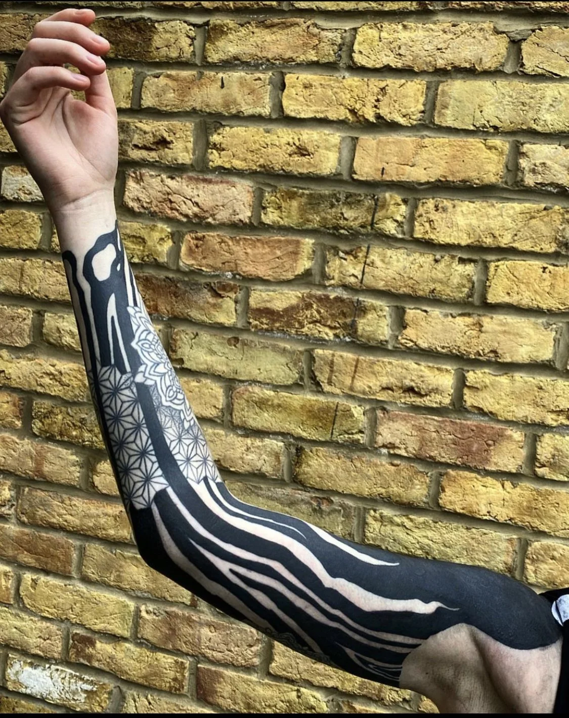 Blackwork neotribal suminagashi arm sleeve tattoo rework, cover up || Blackwork artist London