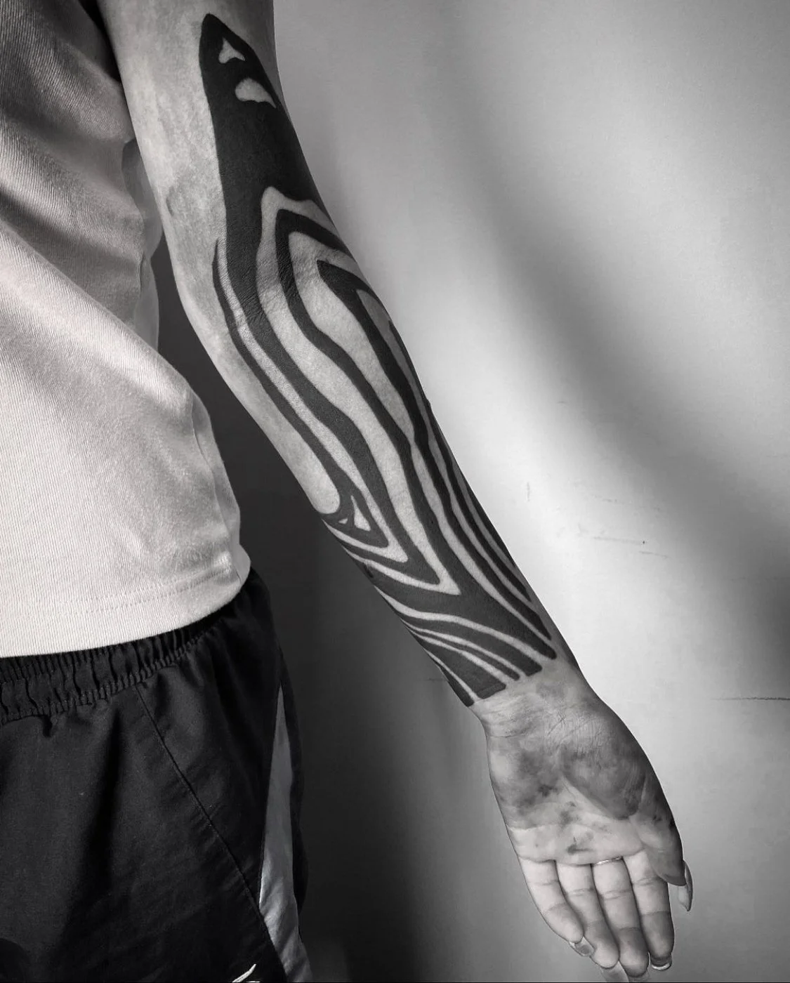 Blackwork neotribal suminagashi arm sleeve tattoo rework, cover up || Blackwork artist London