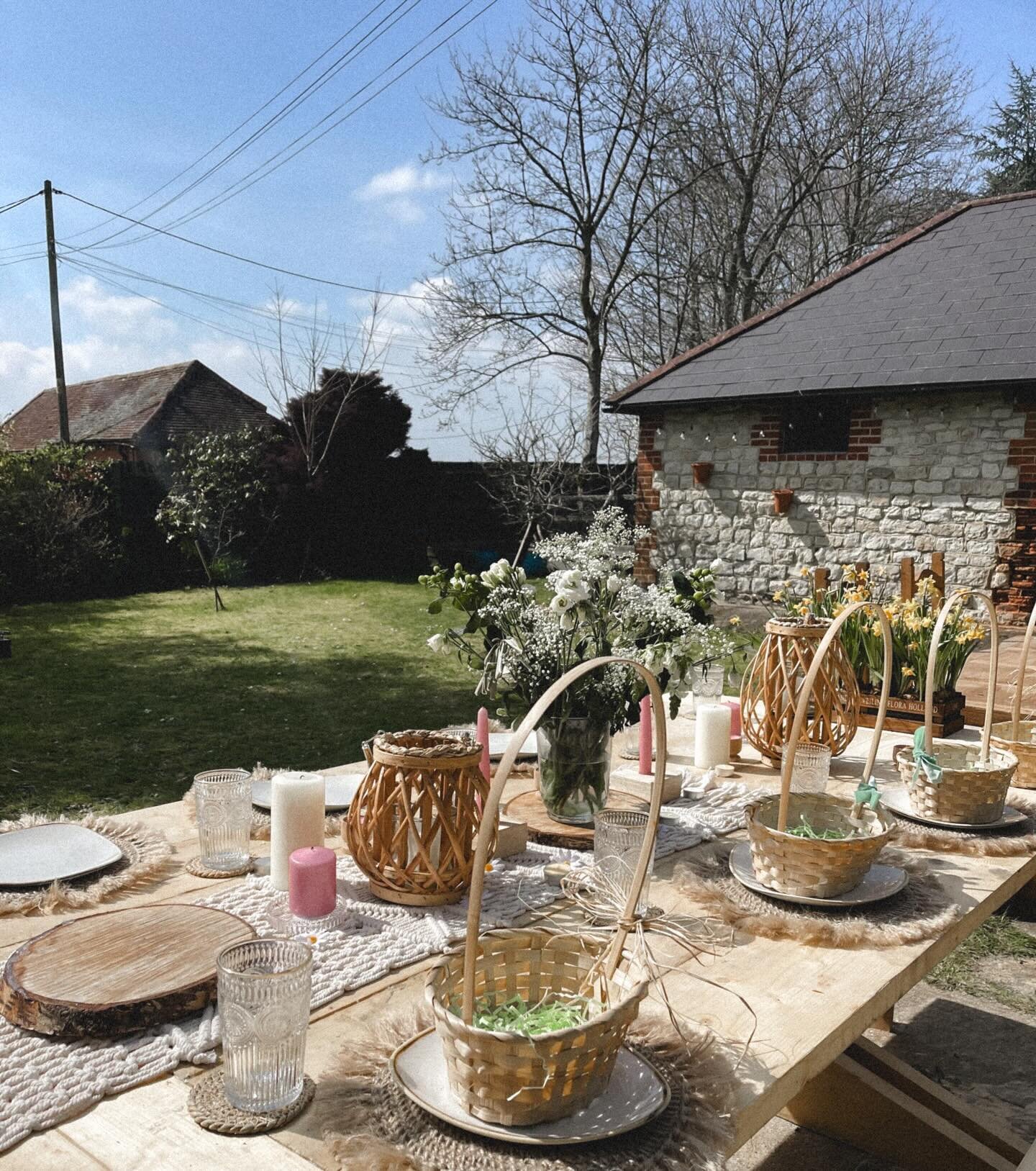 A very Happy Easter to all! 🐣 we hope you all put on your best table display&hellip; and if you didn&rsquo;t maybe you should hire us to do if for you next year?! Here&rsquo;s to longer &amp; sunnier days ☀️🌸🦋🐰