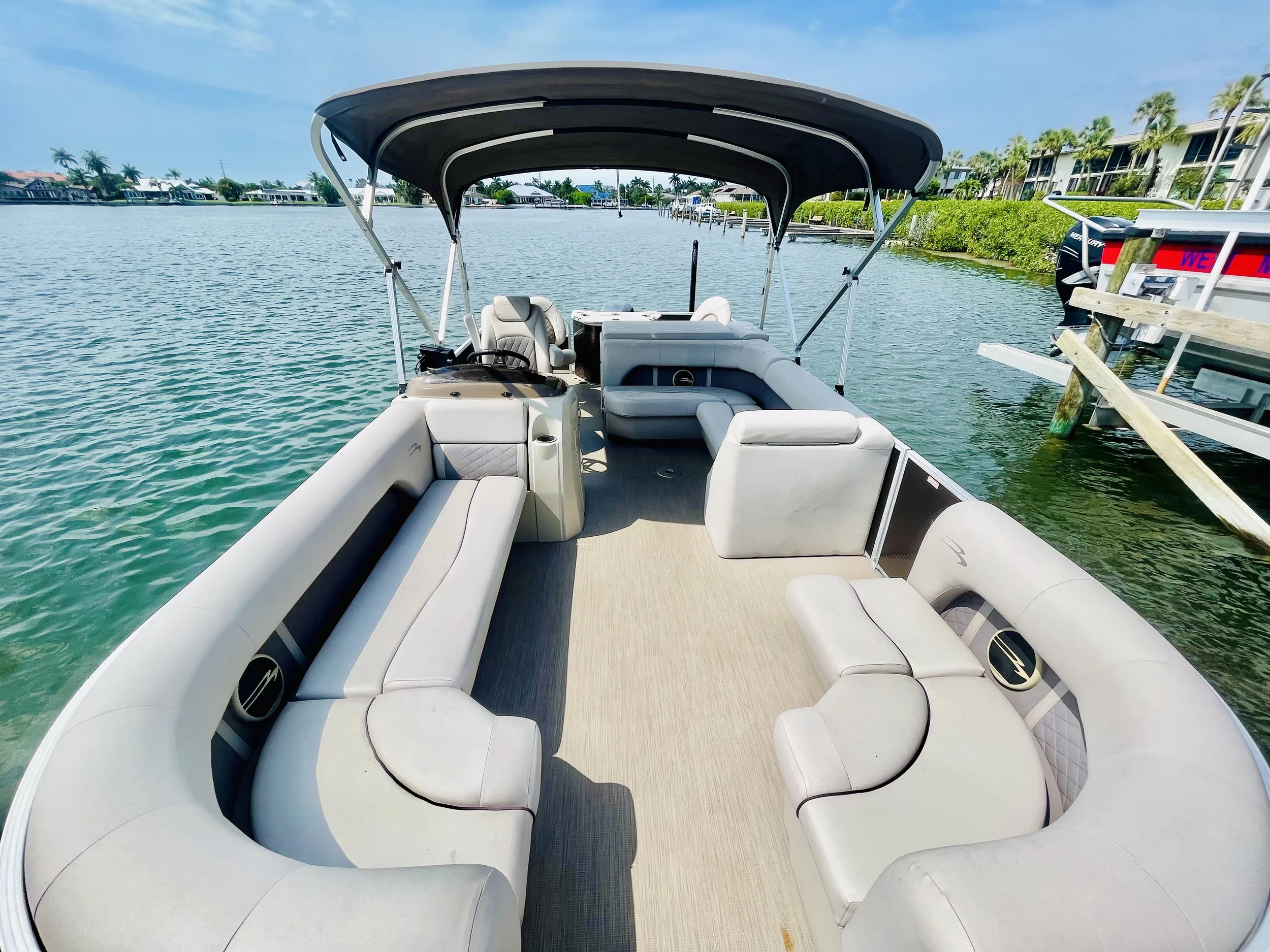 Bennington Tritoon SX21 Fishing Series — Wynot Rent A Boat, LLC