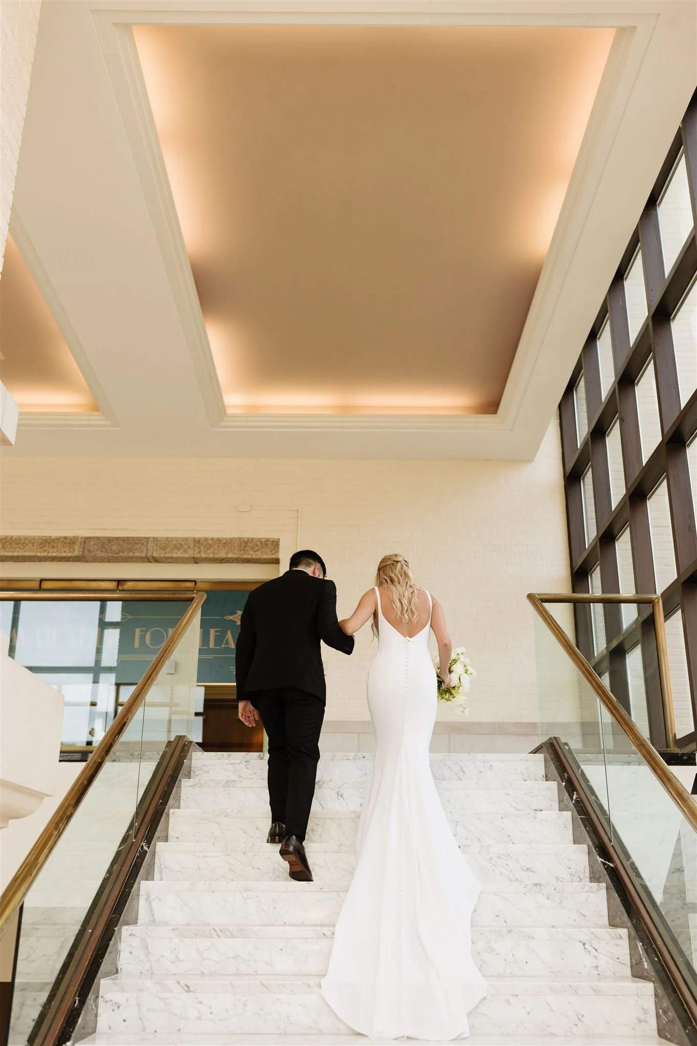 What Makes a Wedding Feel Intimate Even With a Large Guest Count