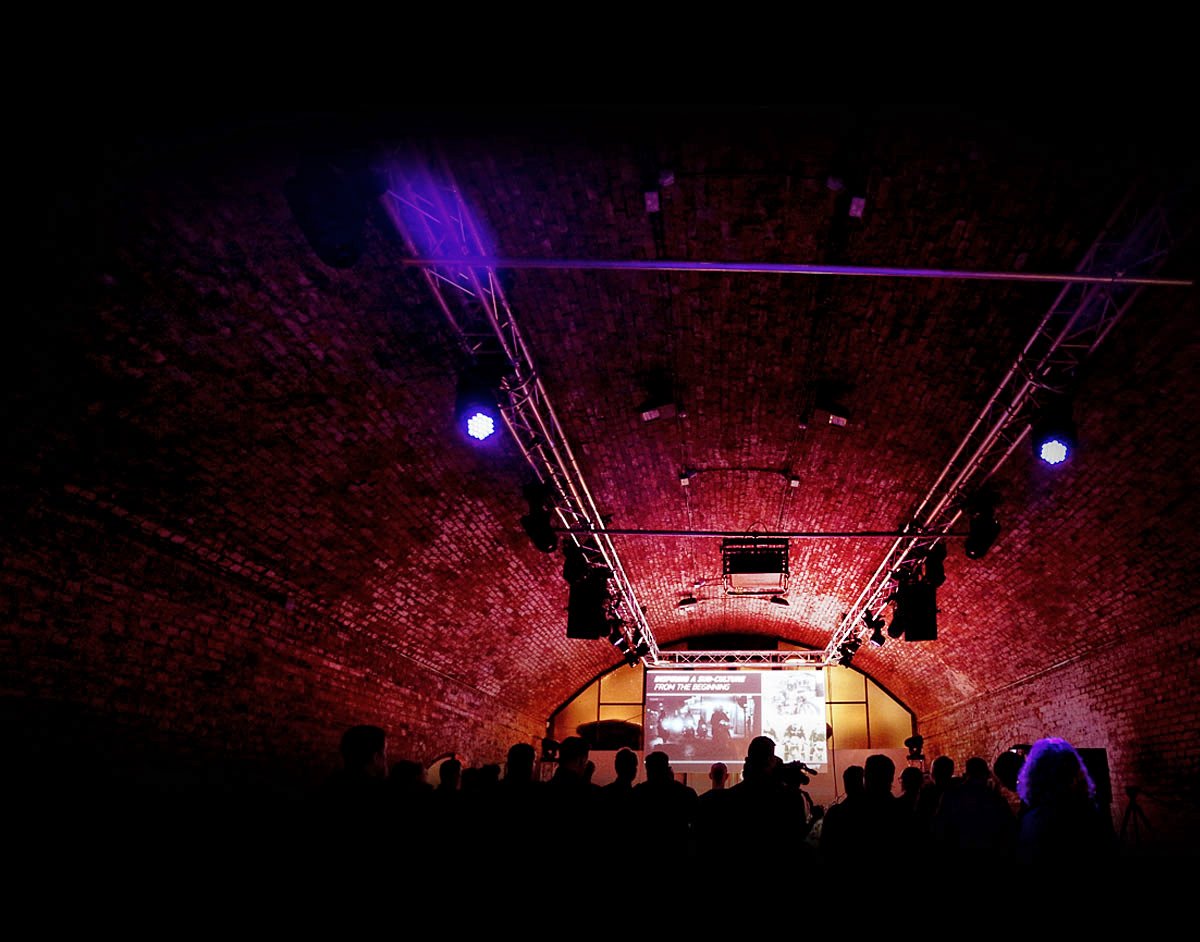 Triumph Party Arch 3.jpg