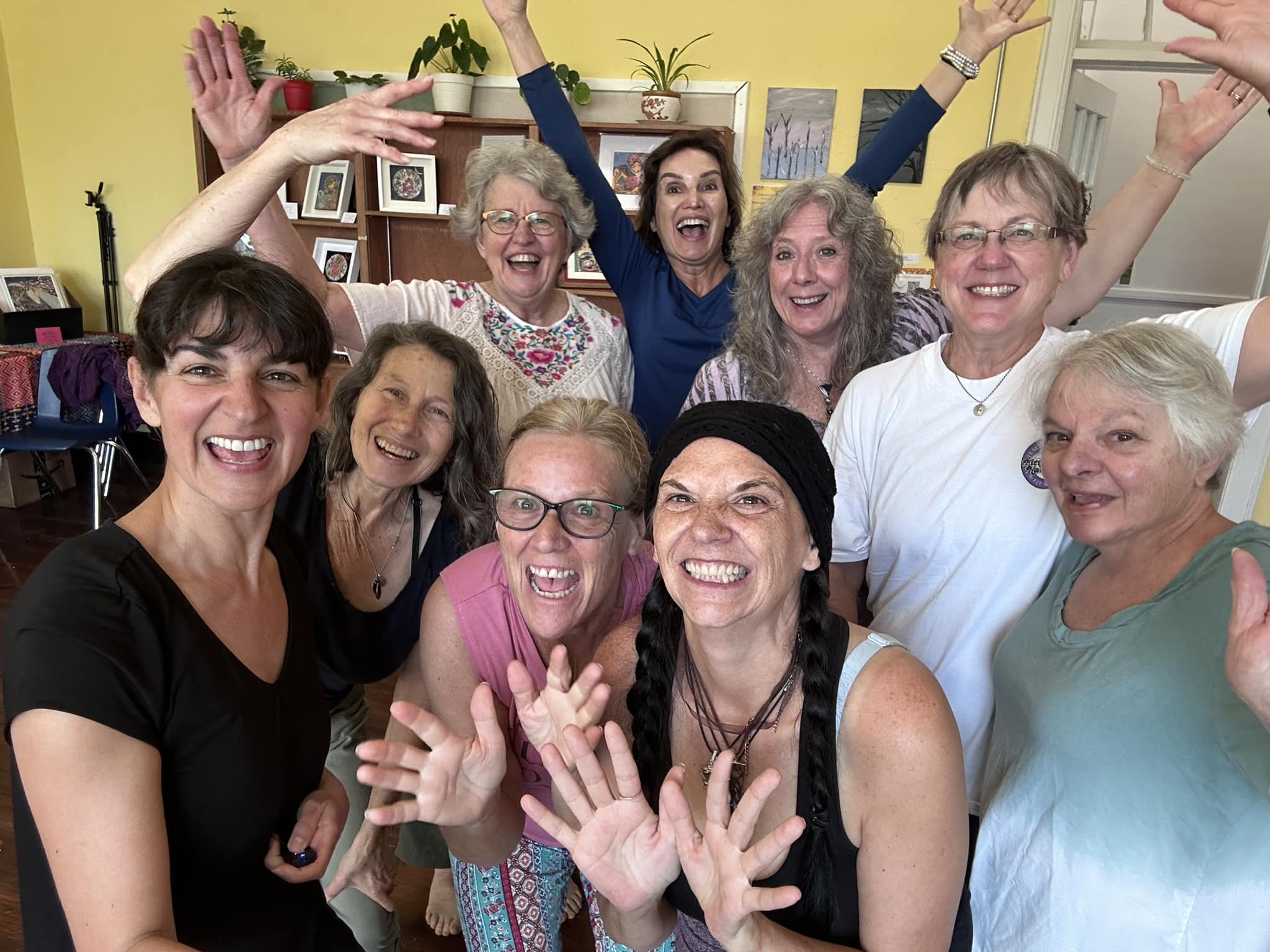 Day 8 - 31 Day Wellness Challenge - So much fun to &ldquo;play&rdquo; Qigong with beautiful light beings. Mental Fitness, Resilience, Joy and Wellbeing all in one, and lots more &hellip; 🙌 Bravo, pollinator sisters! 👩&zwj;❤️&zwj;💋&zwj;👩💓🐝🫶
