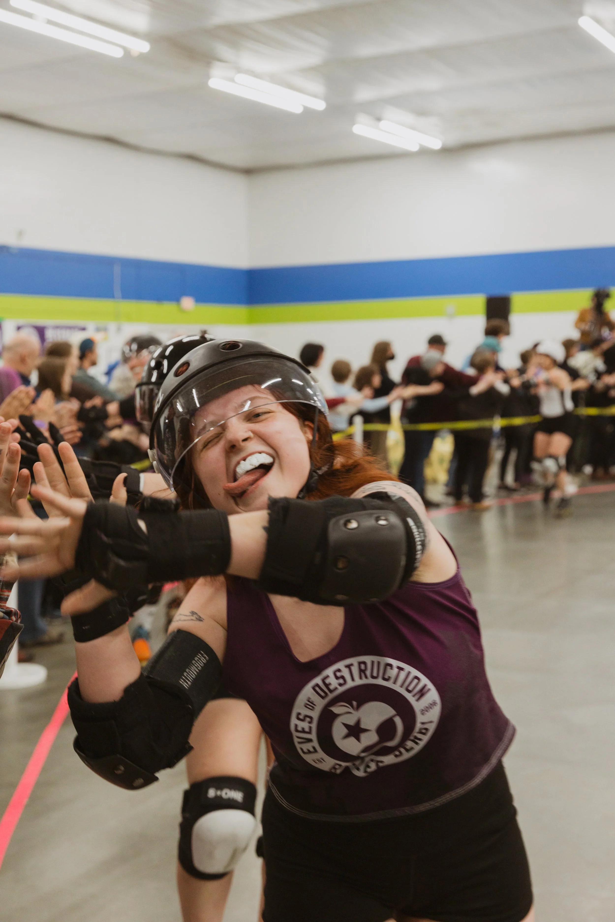 victoria-bc-photography-skater-high-fives-crowd.jpg