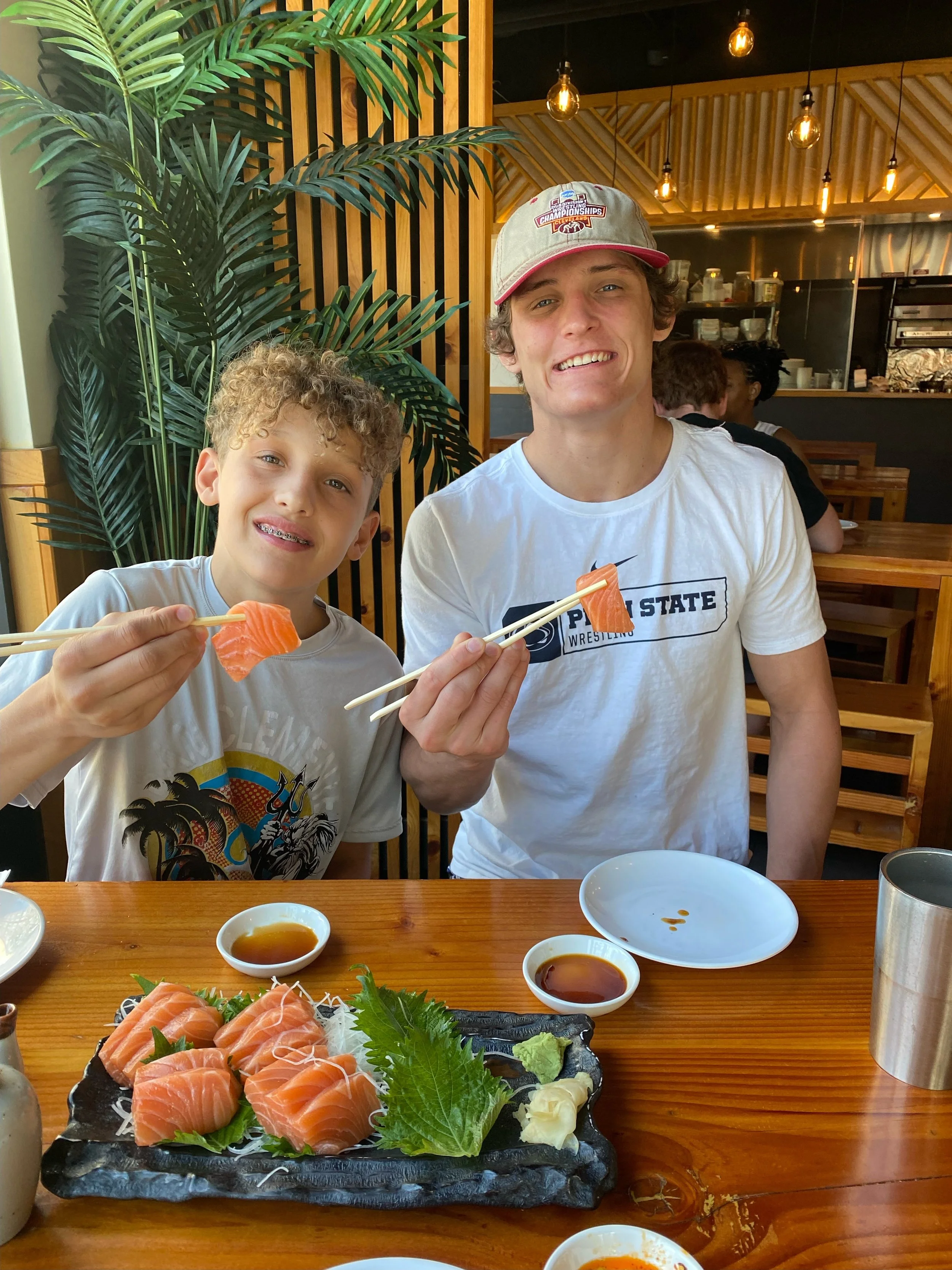 Kids Eating Healthy Foods in Hawaii