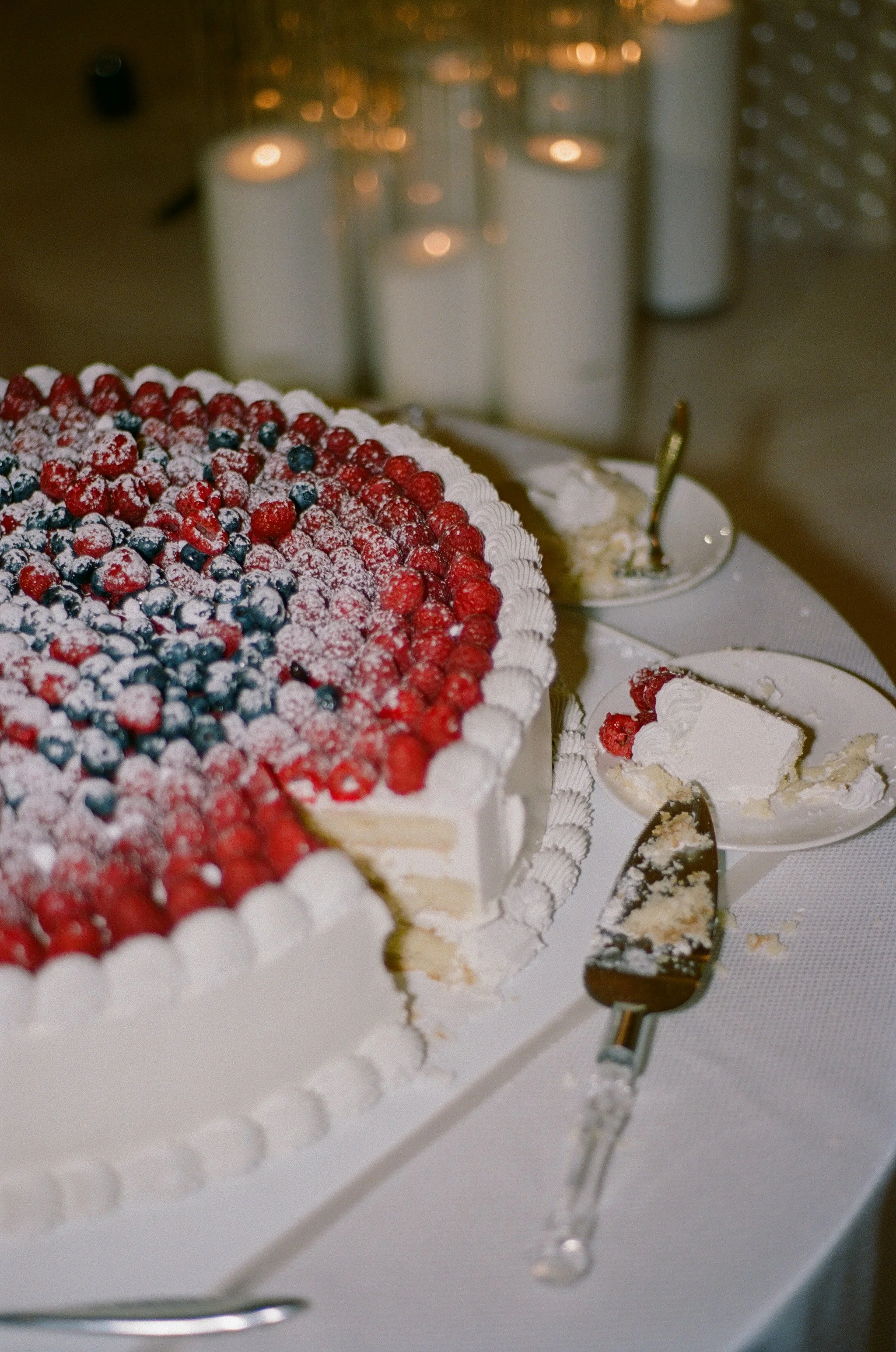 glodyAnnita_whiteWedding_254.jpg