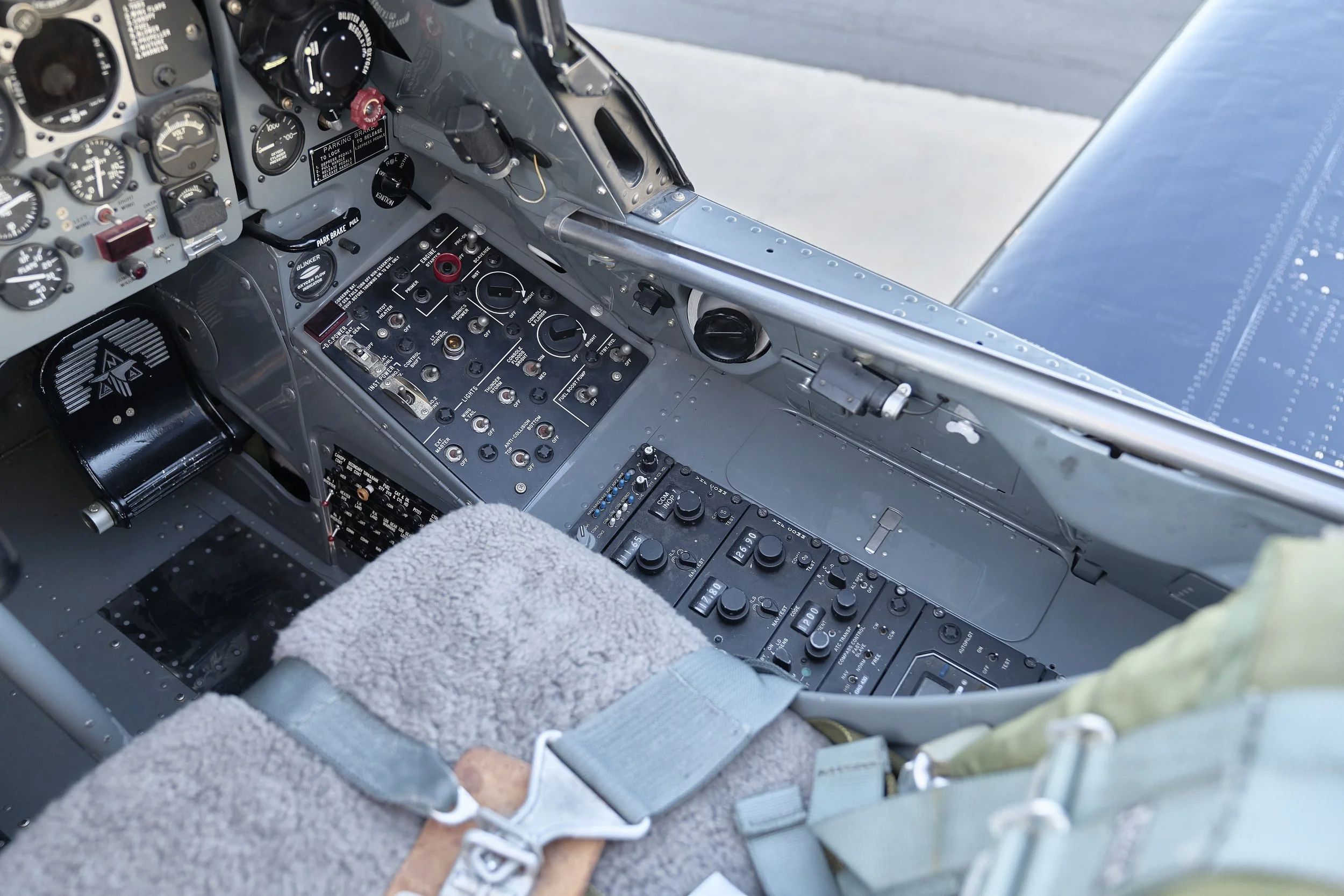 Trojan_T-28_Instrument2.jpg