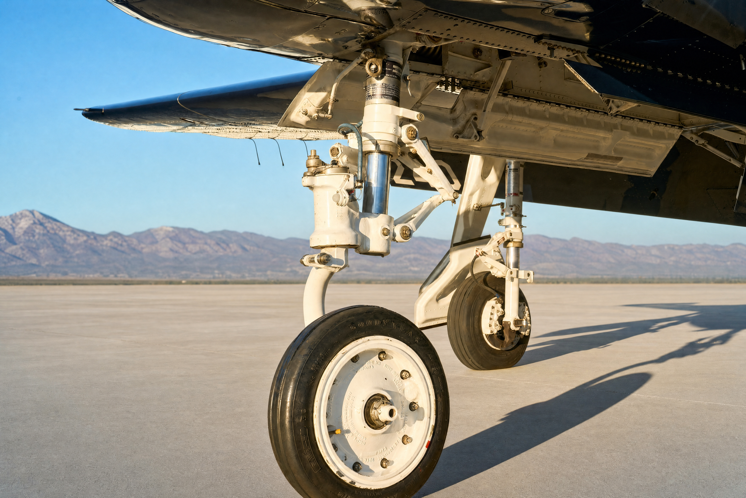 Trojan_T-28_FrontGear2.png