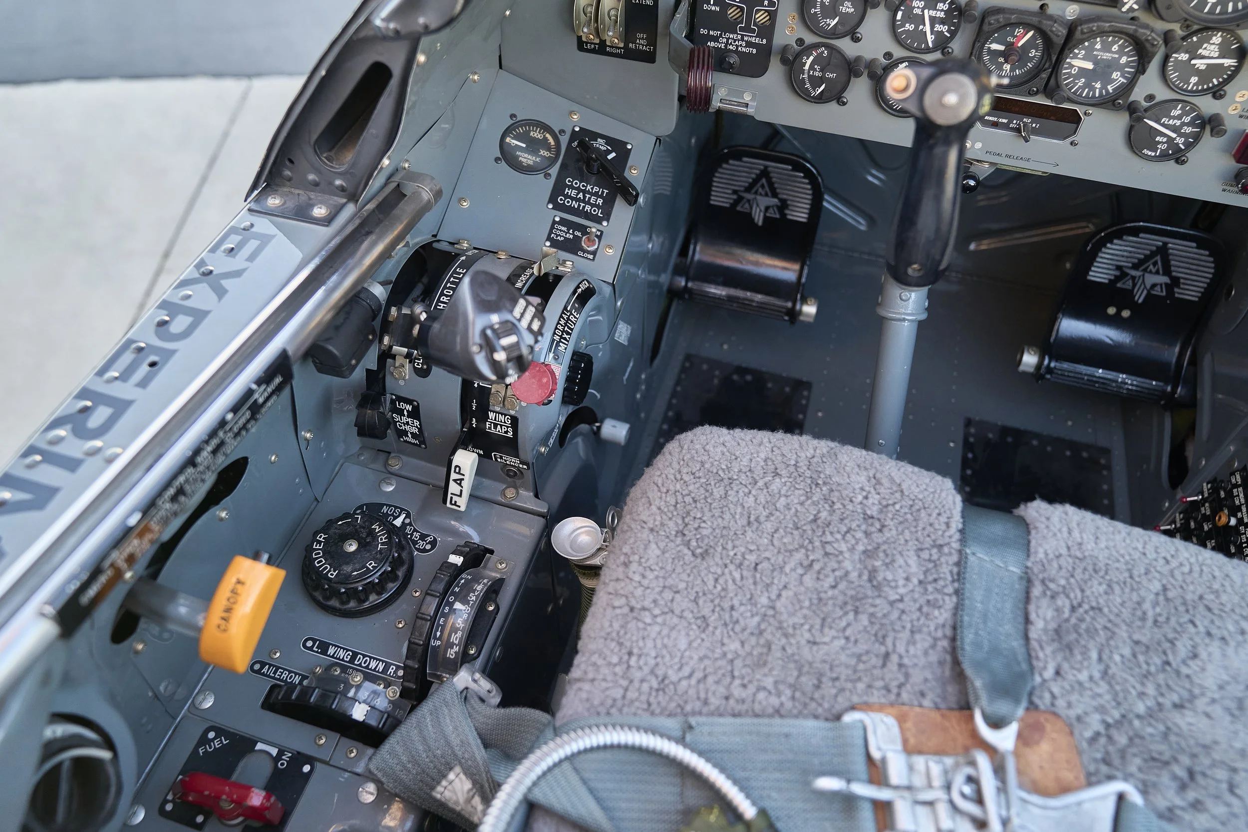 Trojan_T-28_Instrument4.jpg