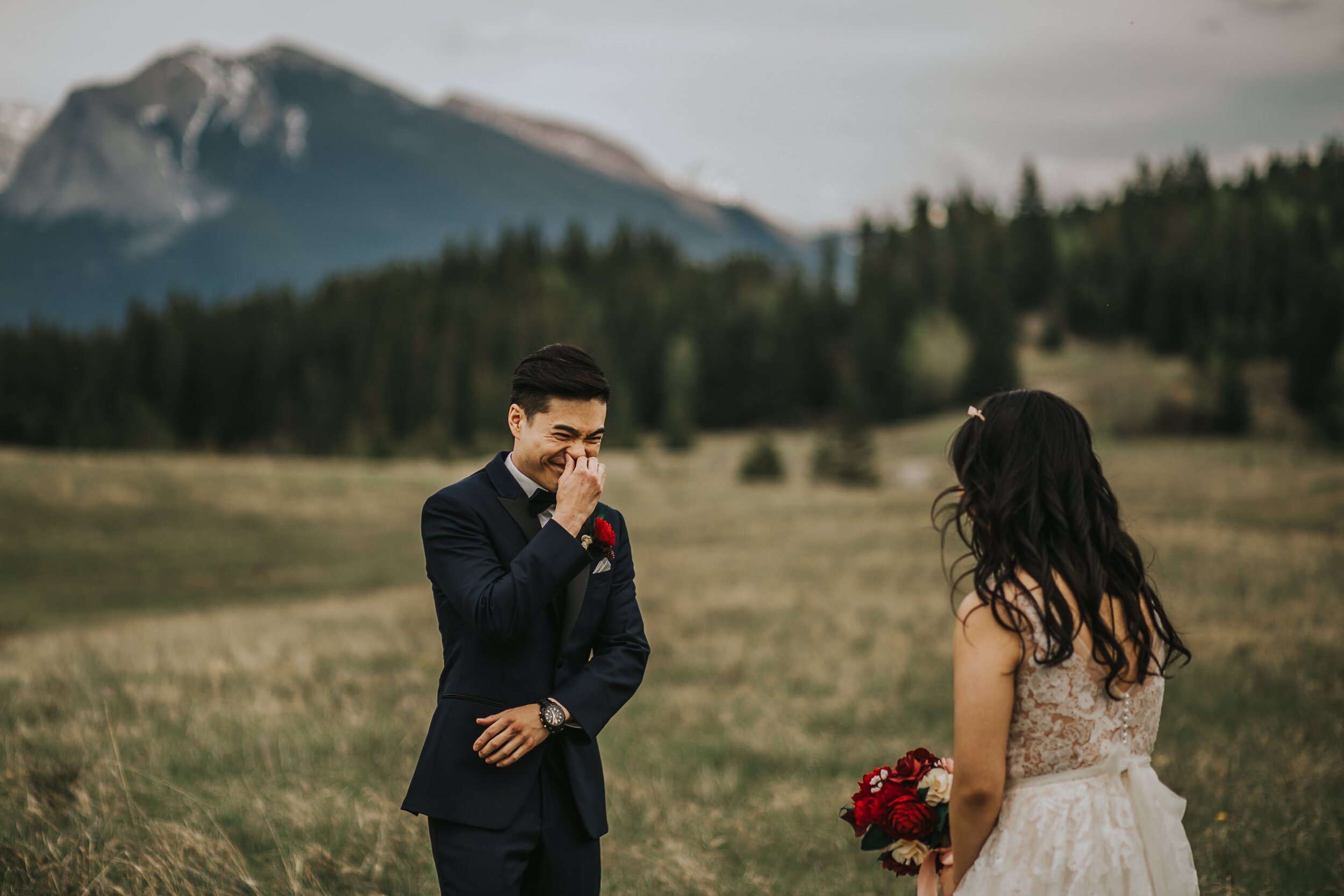 Intimate-Canmore-Mountain-Wedding 