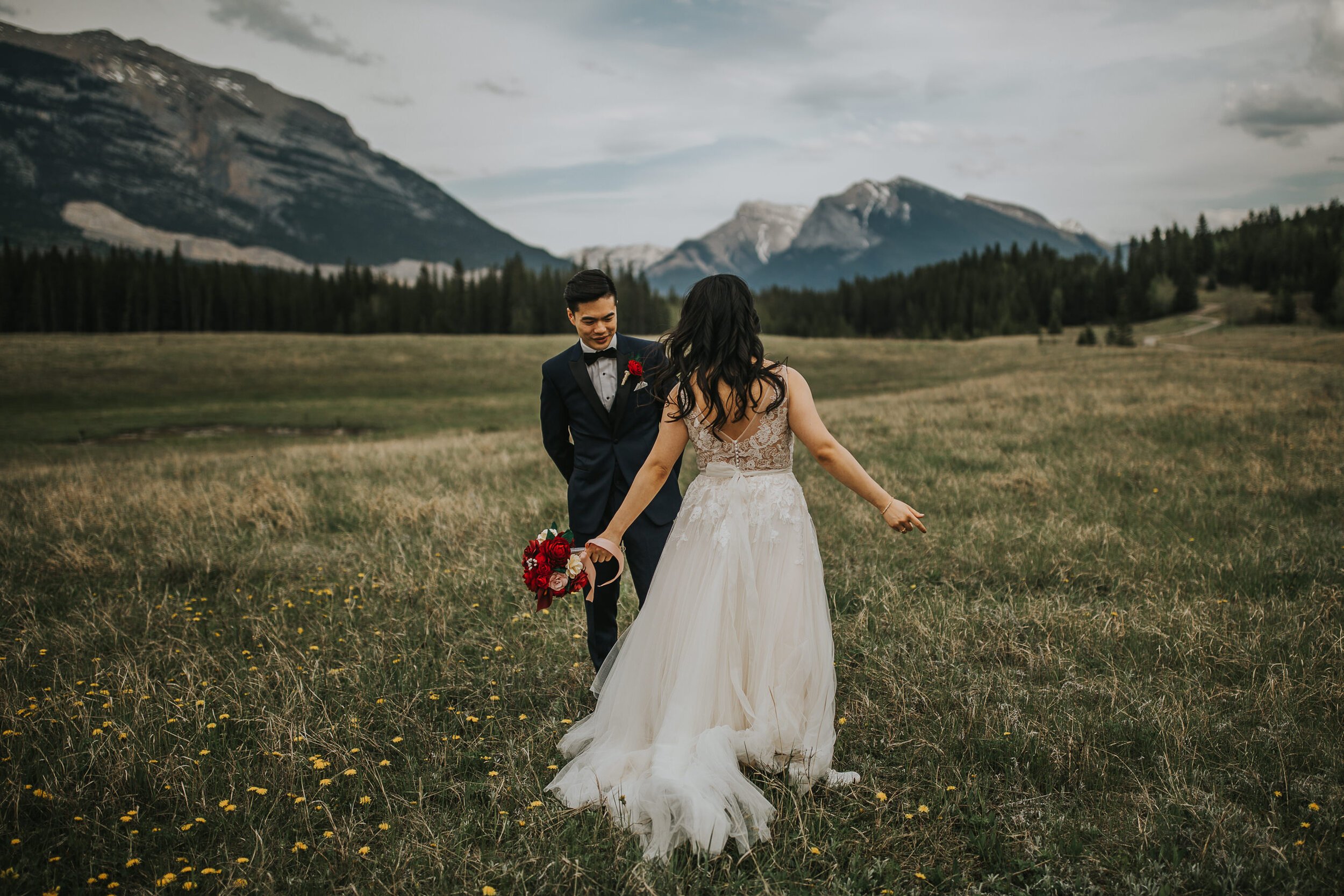 Canmore-Intimate-Mountain-Elopement