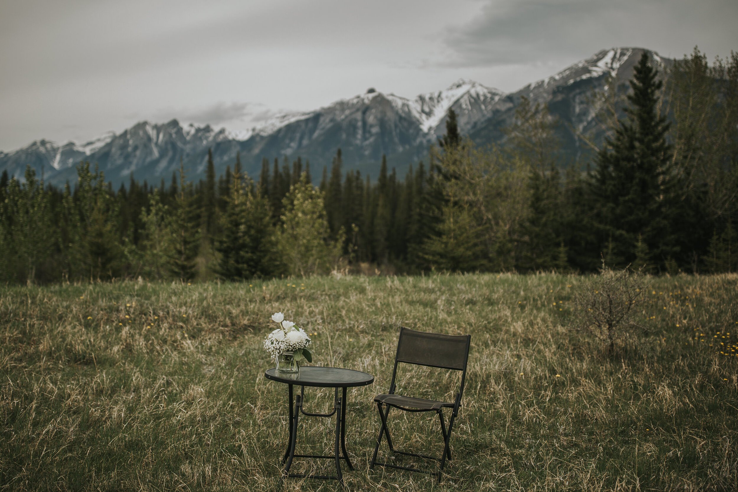 Intimate-Canmore-Mountain-Elopement