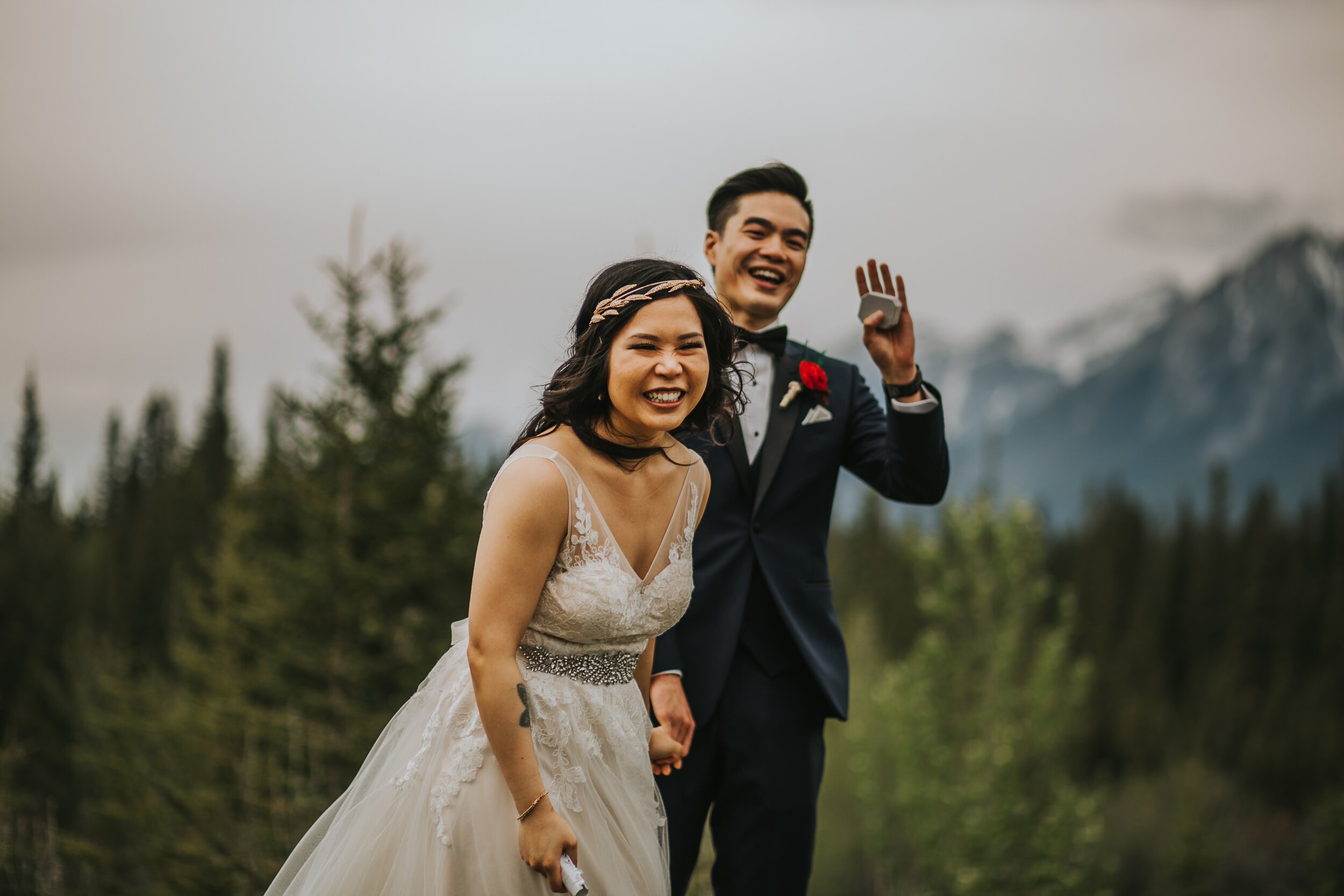 Intimate-Canmore-Mountain-Elopement