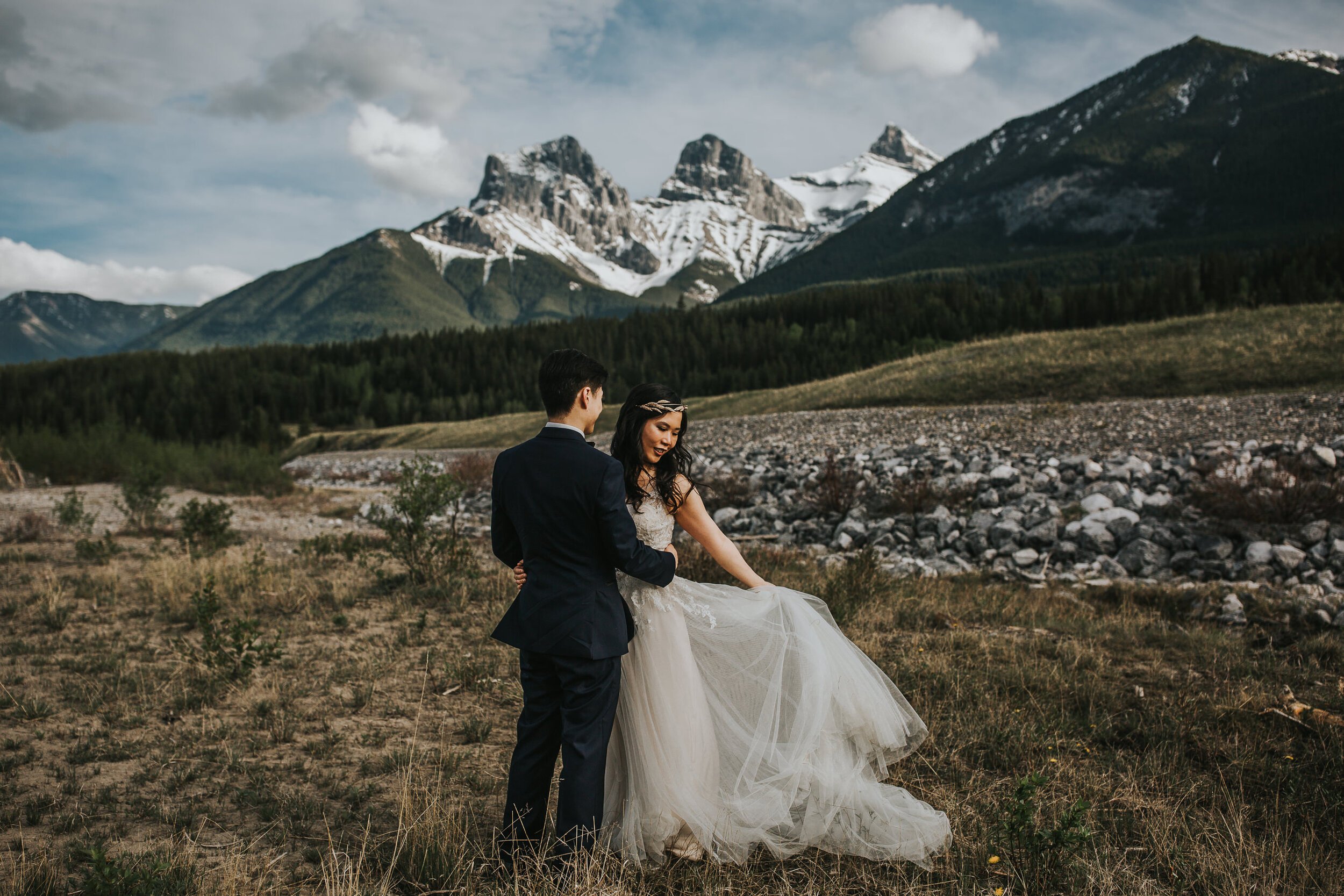Canmore-Alberta-Intimate-Mountain-Wedding