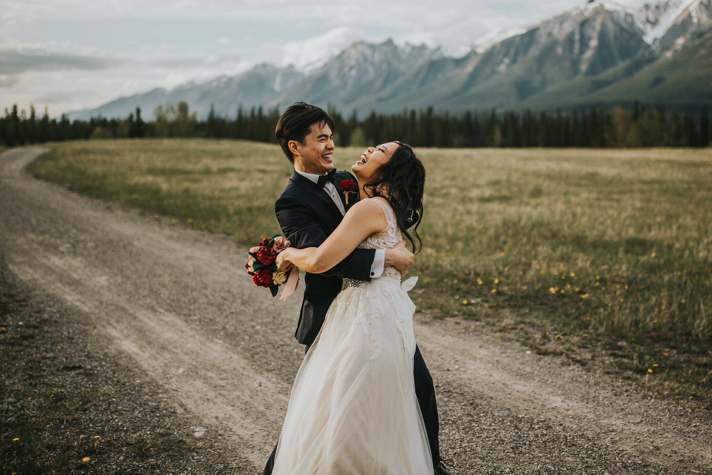Intimate-Canmore-Alberta-Mountain-Wedding