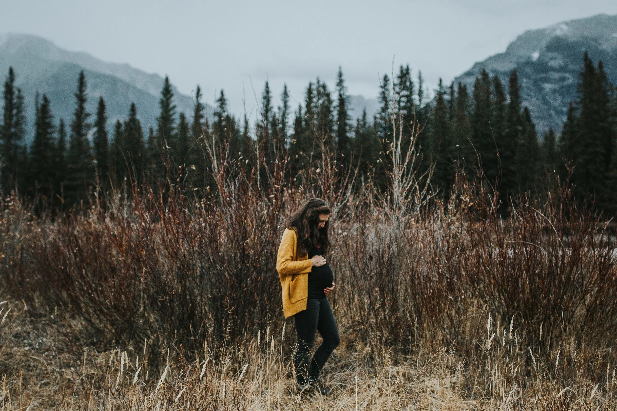 Woodsy-Canmore-Fall-Maternity-Session