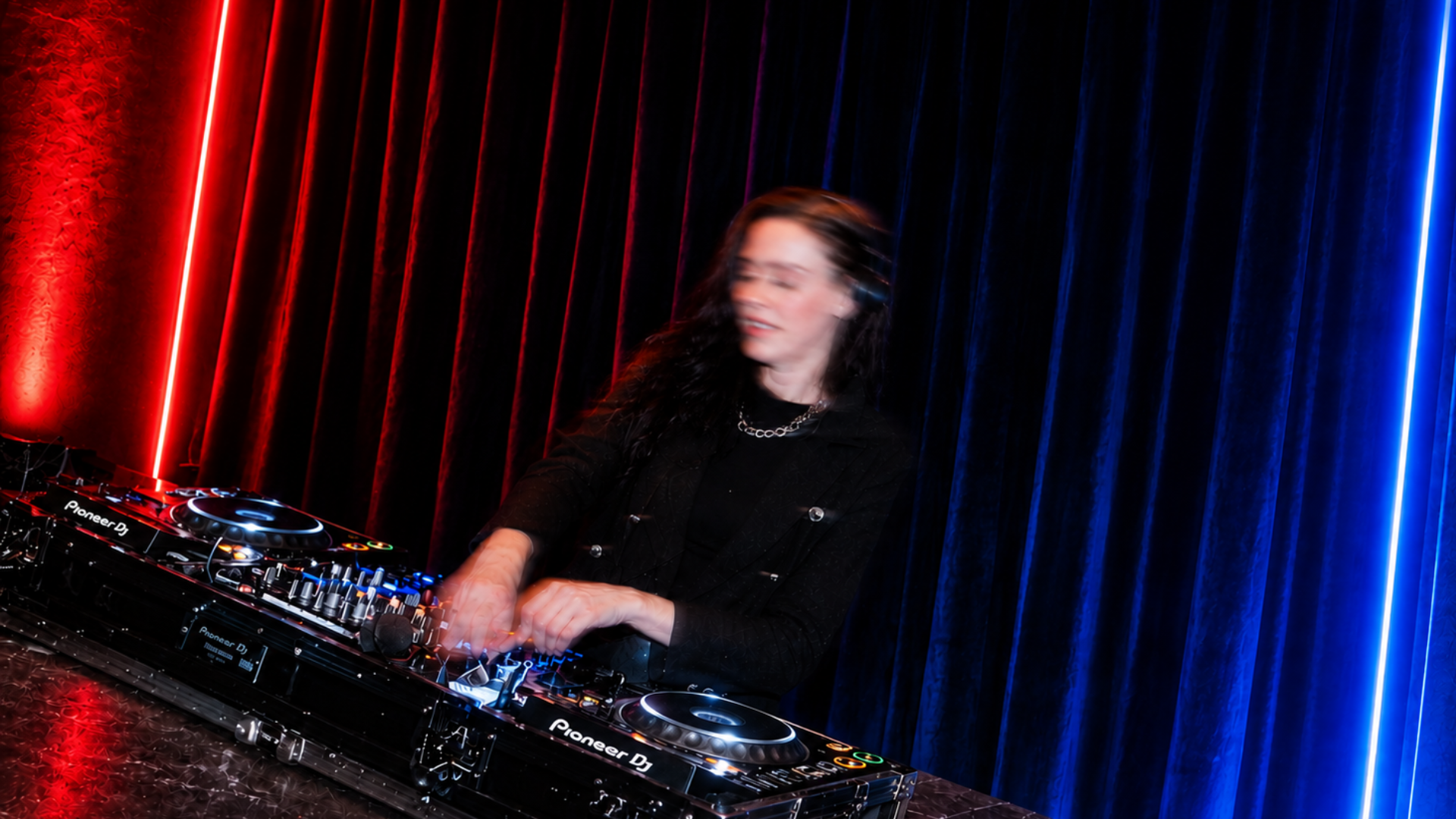 DJ 1.png