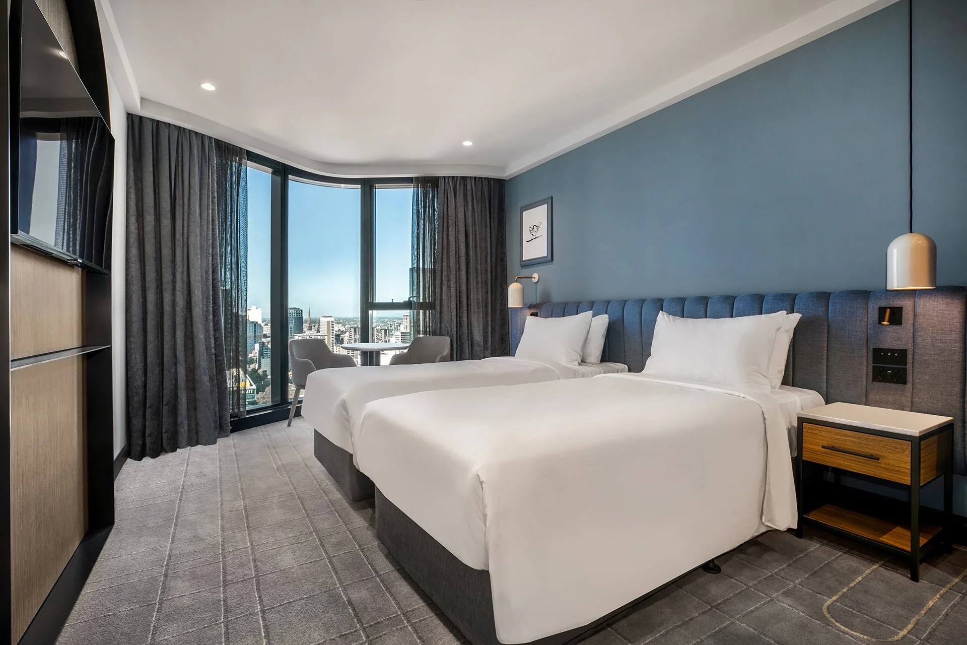 2 SINGLE BEDS STANDARD HIGH FLOOR