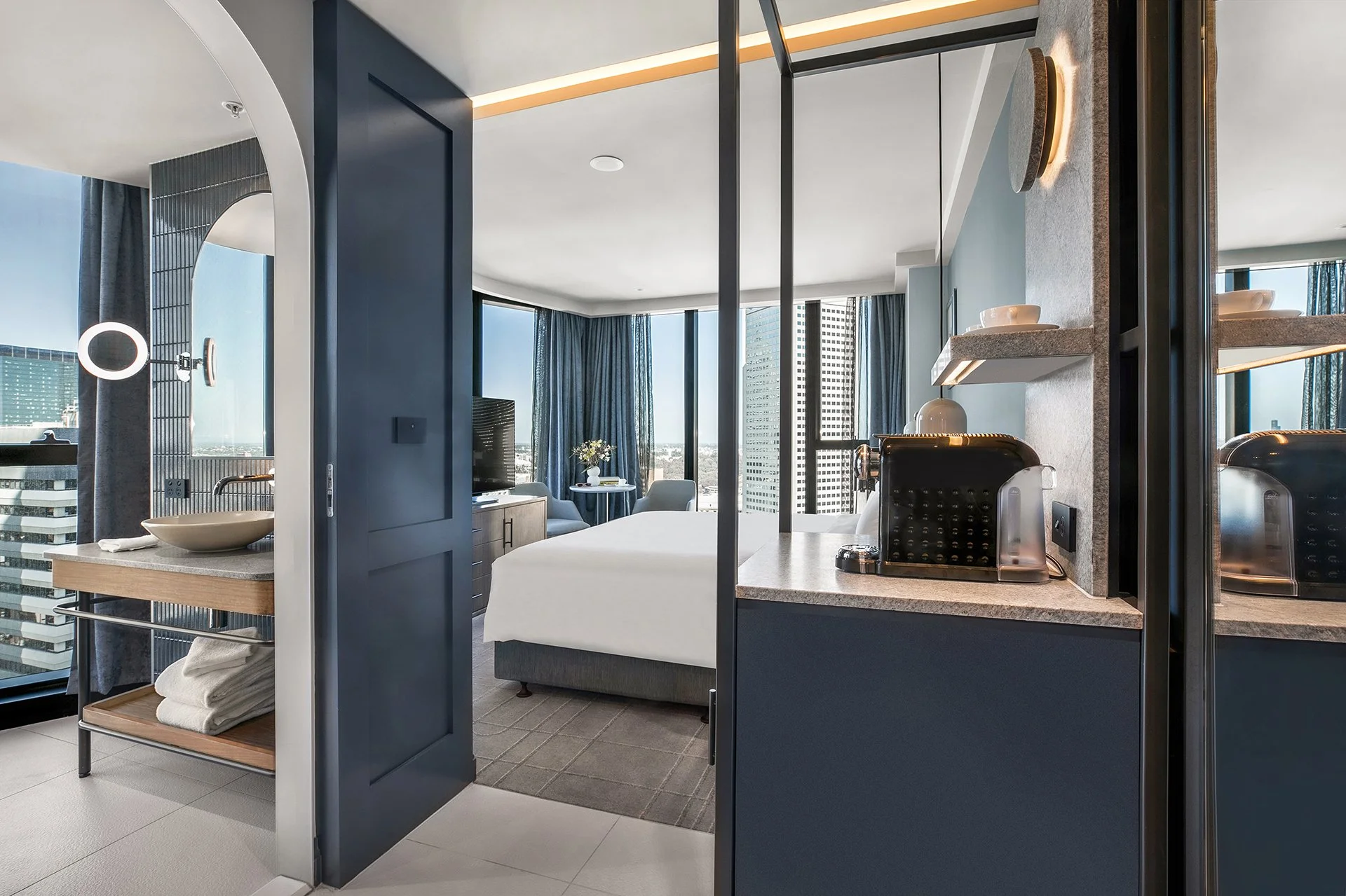 1 KING BED PREMIUM CITY VIEW