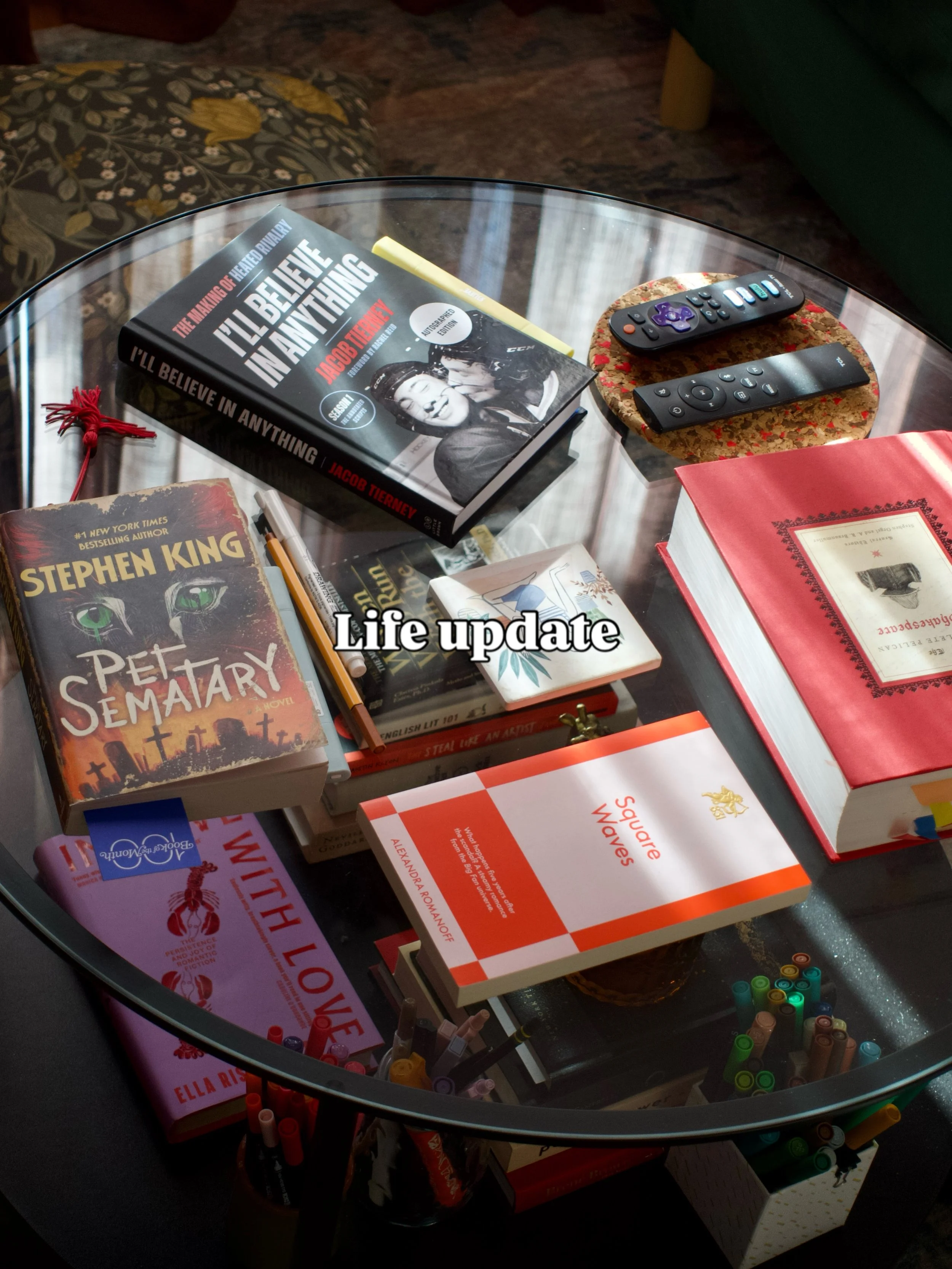 Locked myself in this weekend to READ&hellip;my attention span is cooked BUT I prevailed 💪🏾

Washed my hair (this is a hard task for me 😭, so 👏🏾)

Just finished Pet Sematary (review coming this week)

Currently reading Square Waves&hellip;

Also