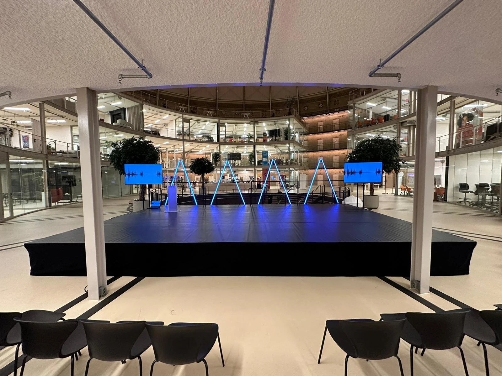 PHOTO-2022-11-23-10-29-54 (1).jpg