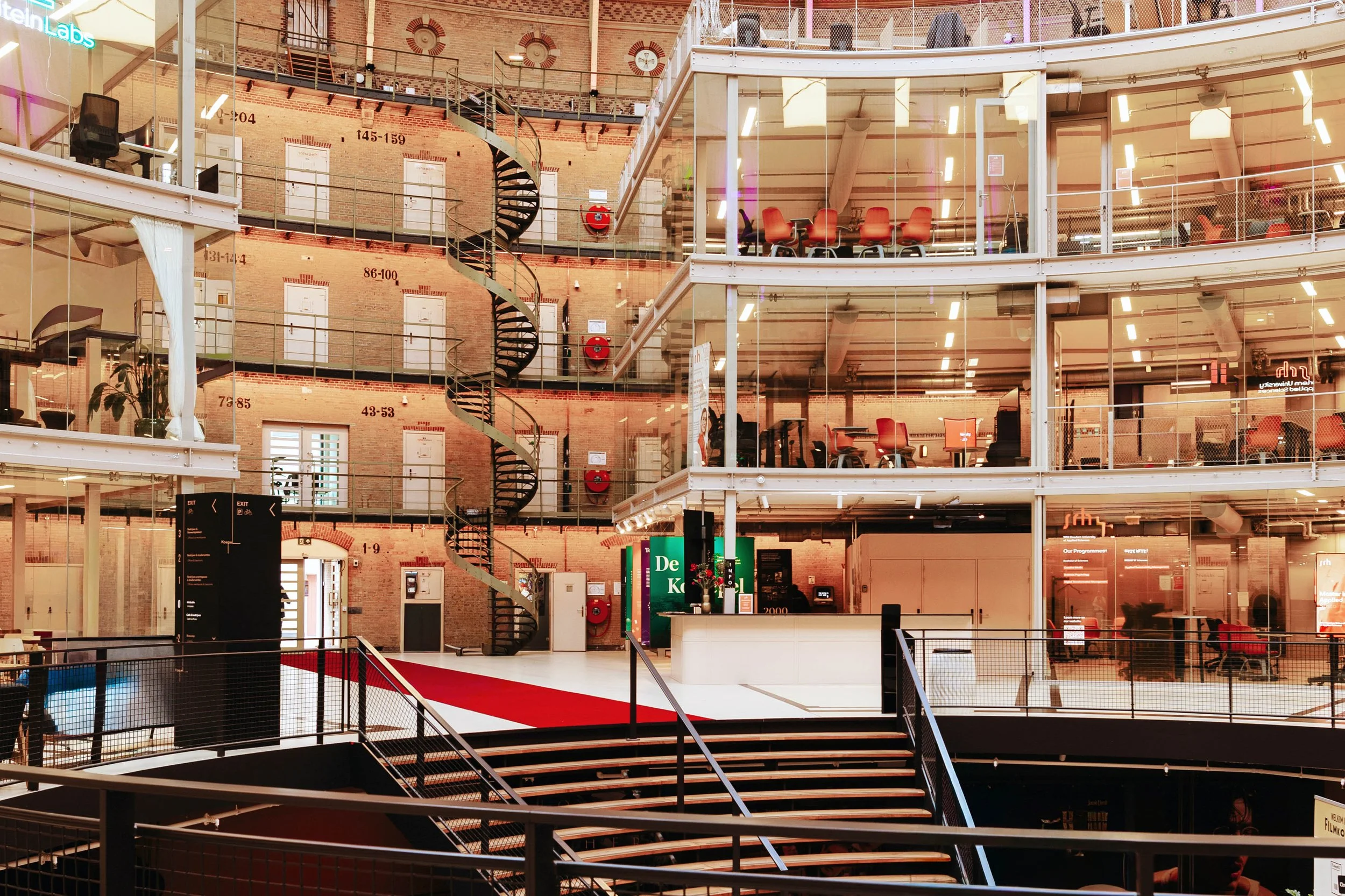 Glazen kantoorruimte