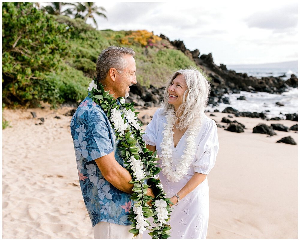 Joyous Palauea Beach Elopement_0007.jpg