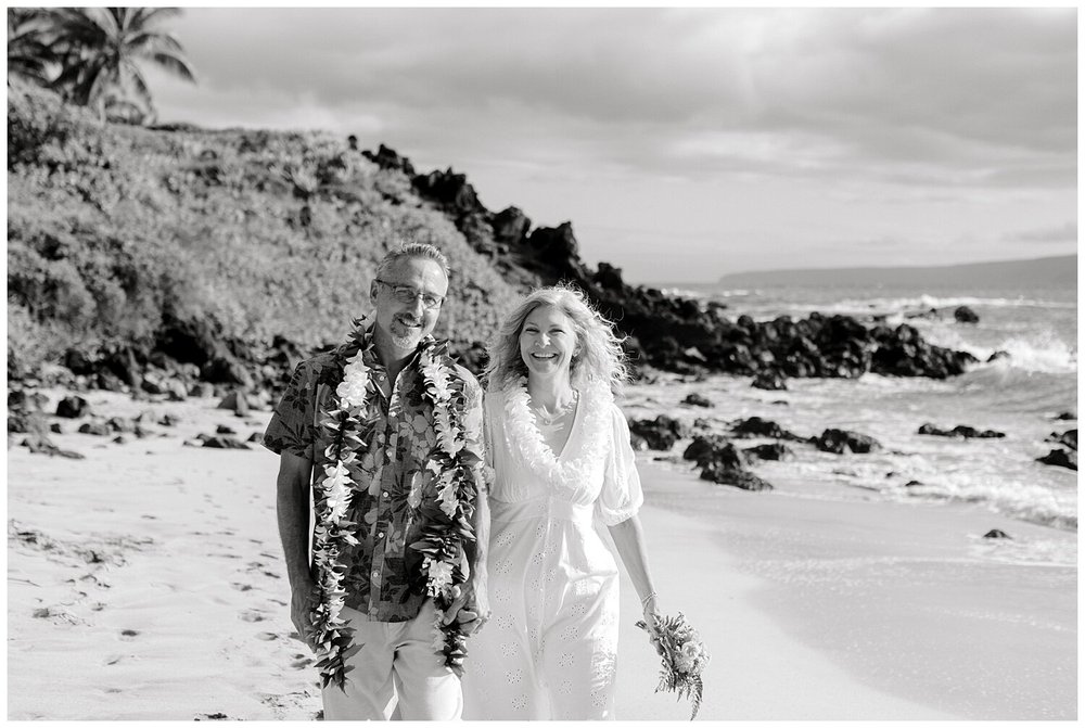 Joyous Palauea Beach Elopement_0028.jpg