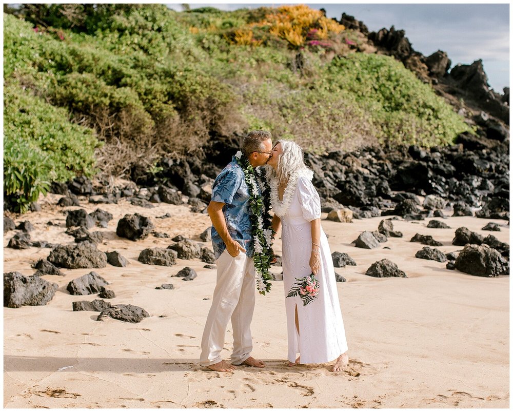 Joyous Palauea Beach Elopement_0036.jpg