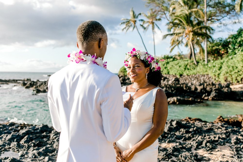 Makena-Cove-Maui-New-Years-Elopement_0018.jpg