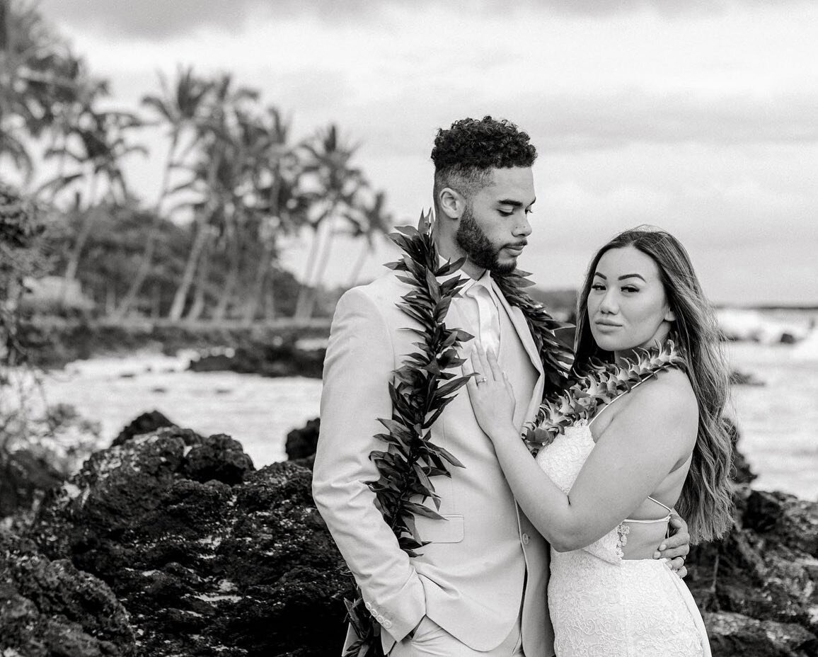 When your clients legit have the model vibe going on 😍 Congrats to this sweet couple!
.
.
.
.
Events by @simplyeloped 
Officiated by @hitchedinmaui 
#elopement #letselope #beachelopement #hawaiibeachelopement #hawaiibeachwedding #mauielopement #maui