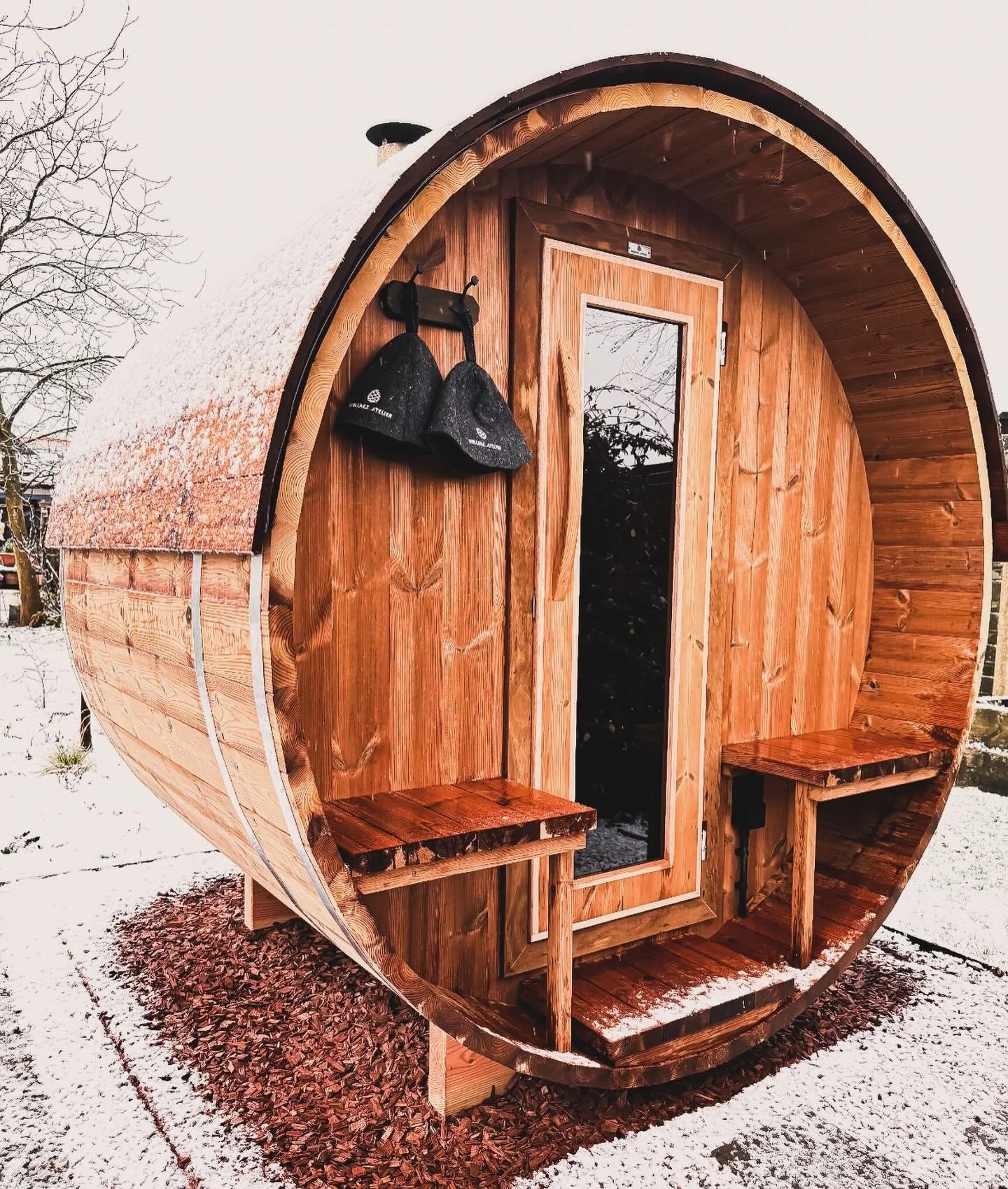 Wellnez-Atelier-Barrelsauna-Panoramisch-veel-lichtinval (6).JPG